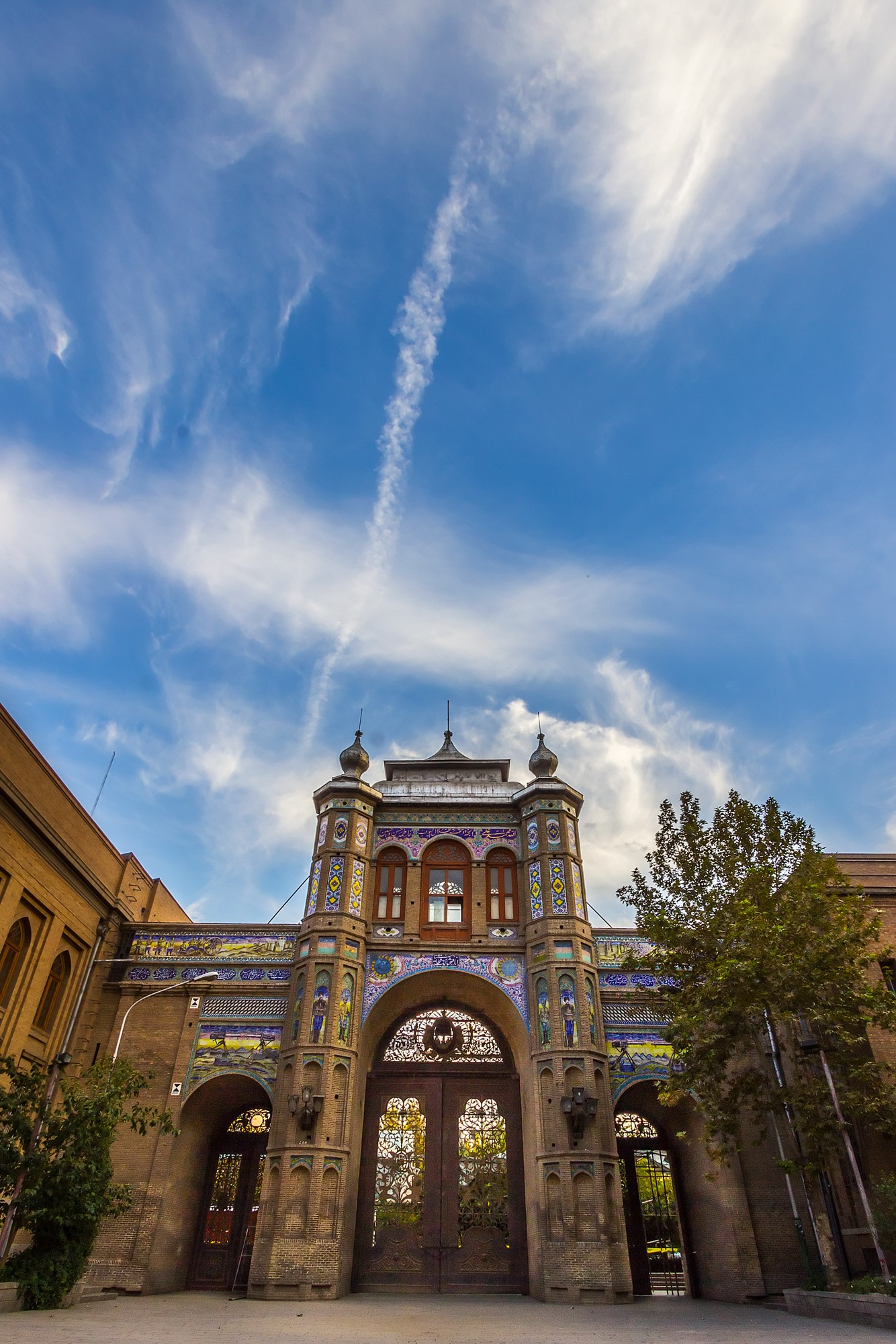 Historic Iranian Architecture with Ornate Gate HD Phone Wallpaper