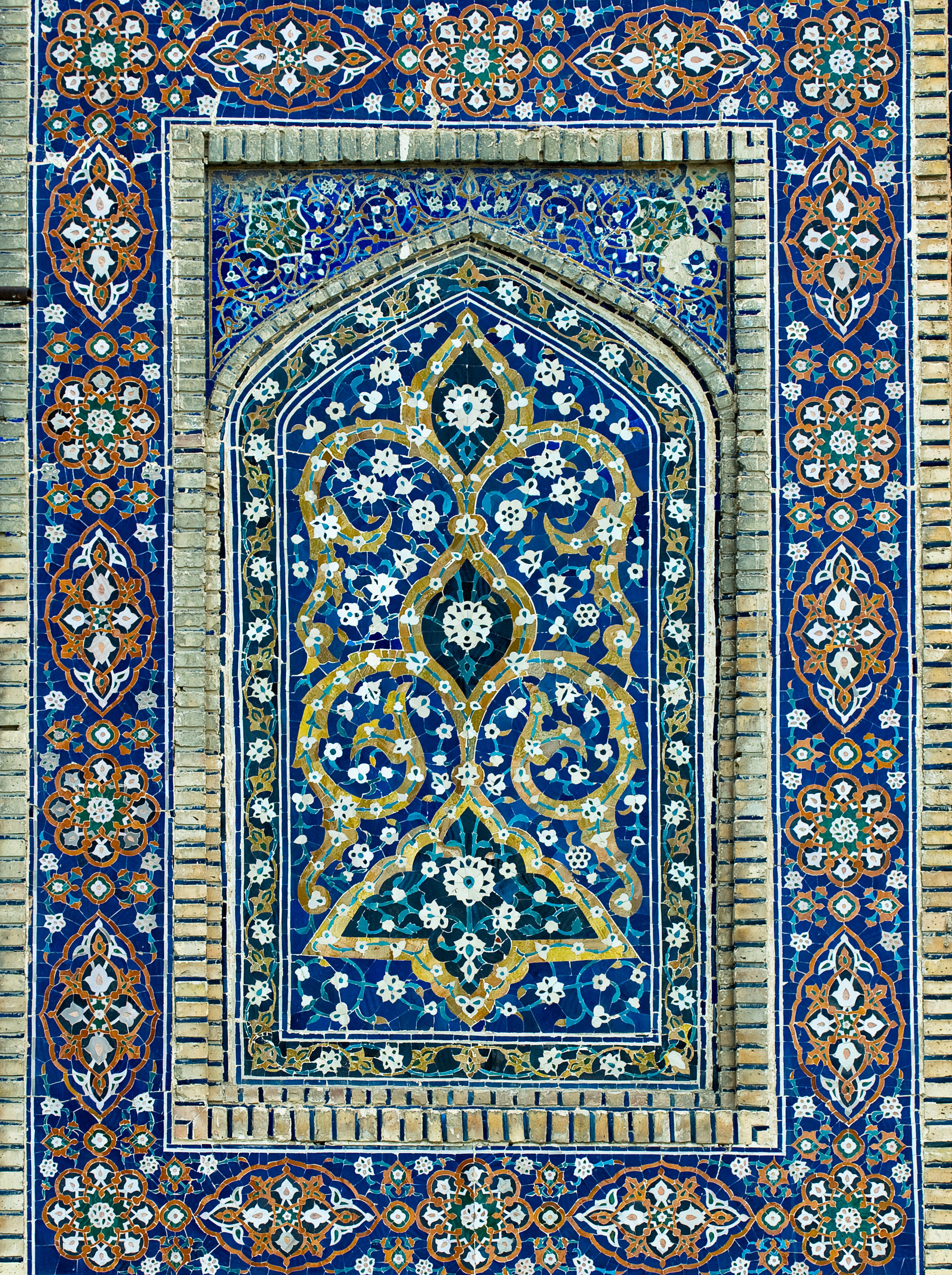 Intricate Islamic tilework with geometric patterns HD Phone Wallpaper