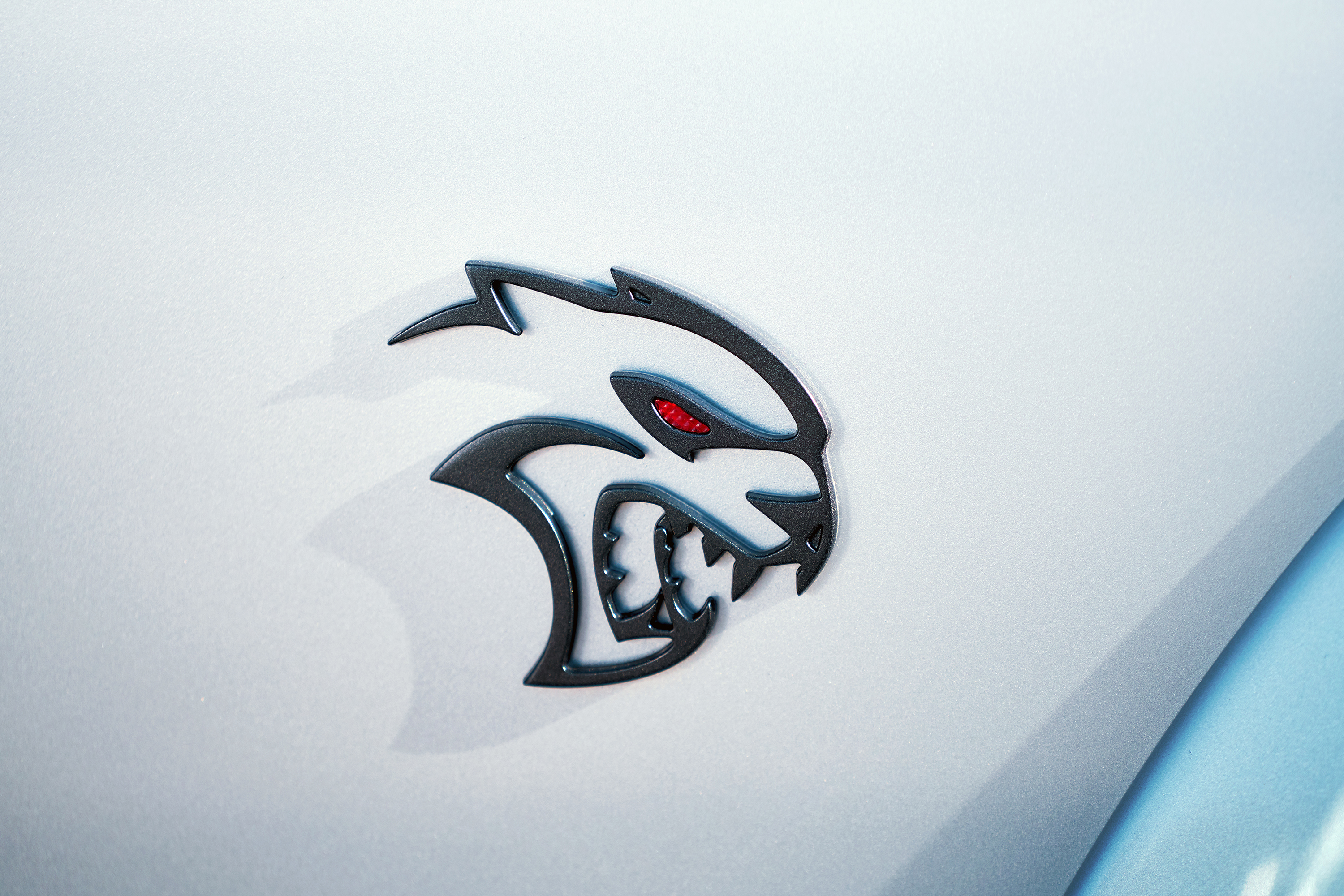 Dodge Challenger SRT Hellcat Redeye emblem HD Wallpaper