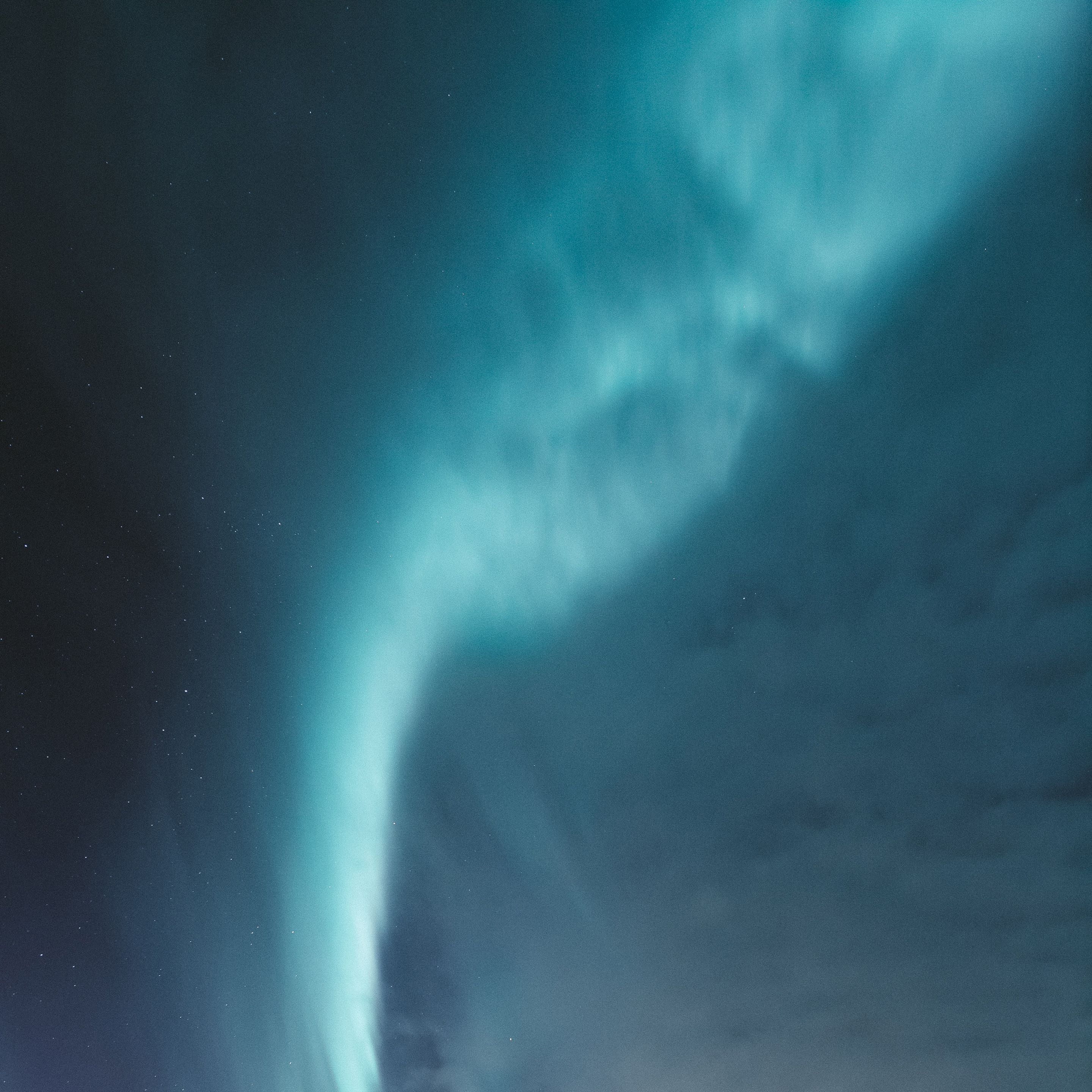 Aurora Borealis in a Starry Sky HD Wallpaper