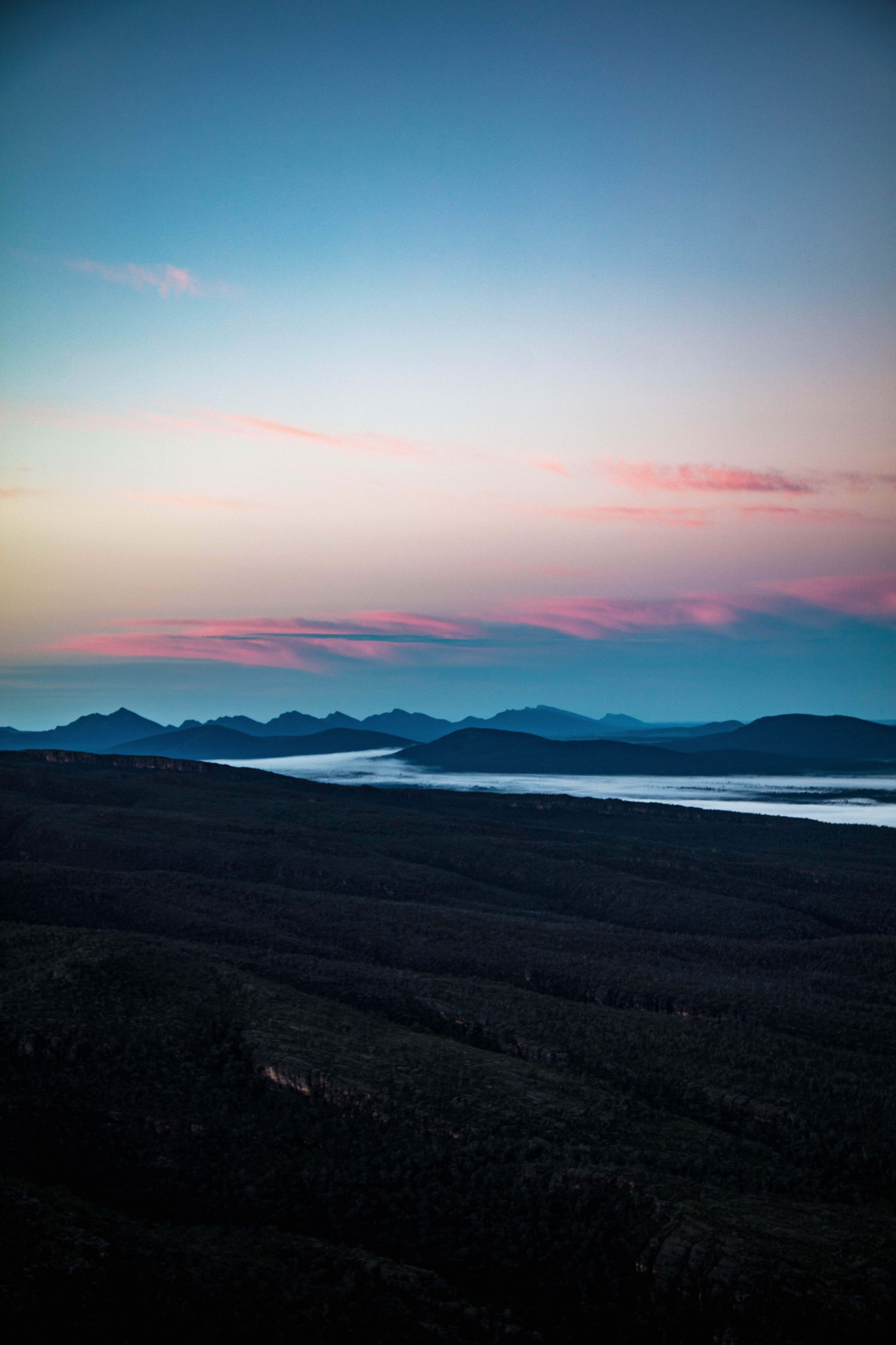 Mountains and Fog at Sunrise in Grampians National Park HD Wallpaper