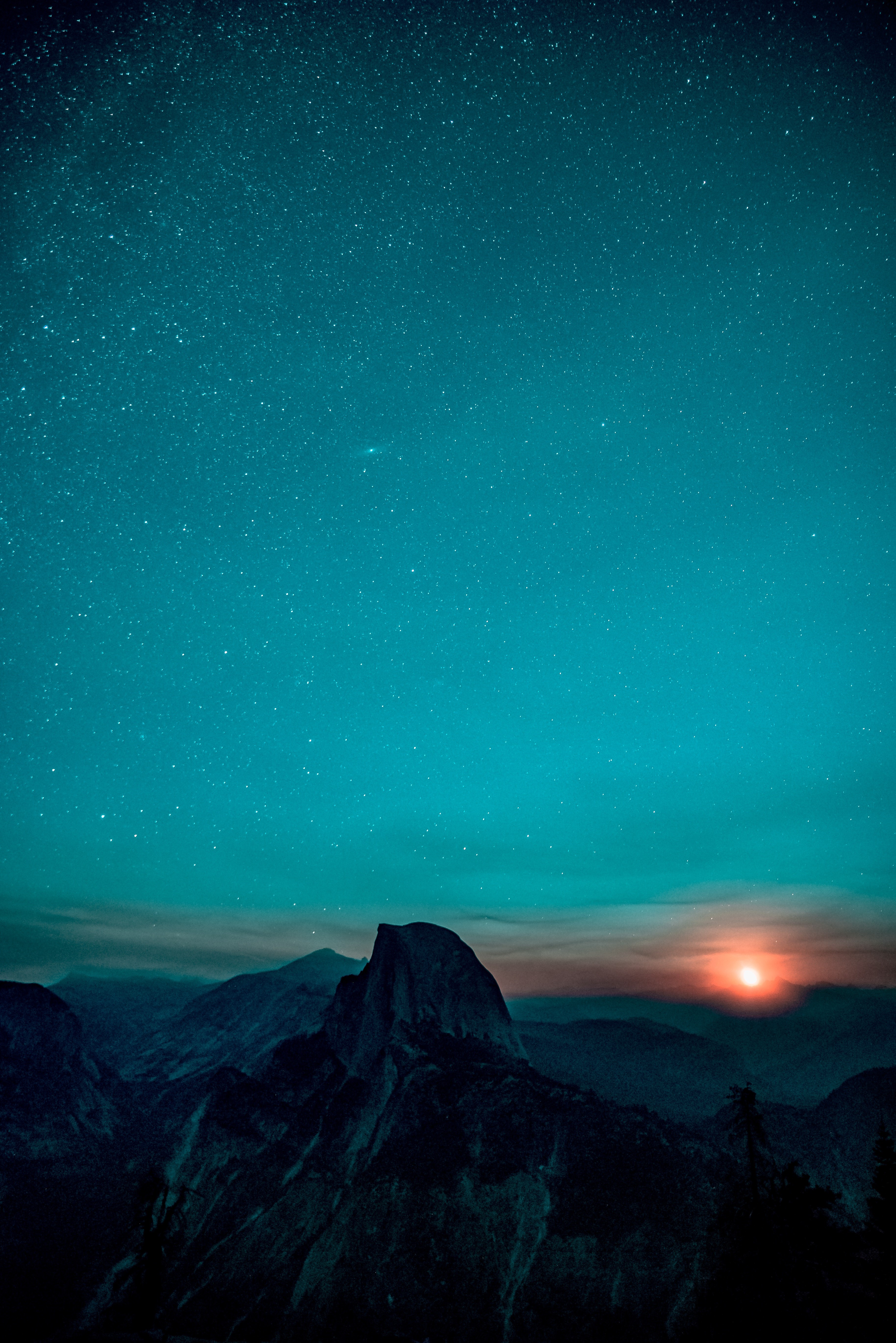 Half Dome at Yosemite National Park under a starry sky HD Phone Wallpaper