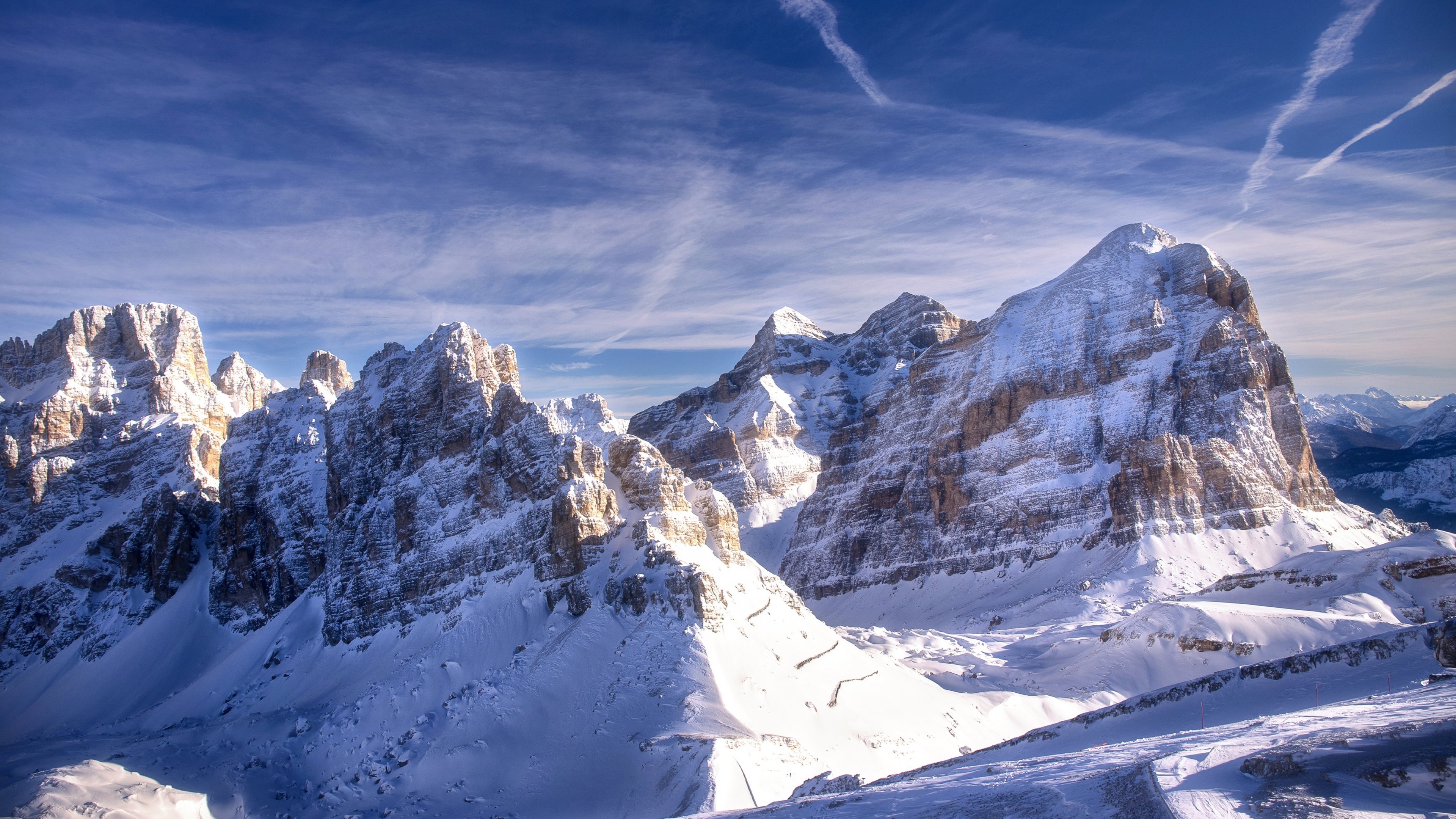 Snow in the mountains HD Wallpaper