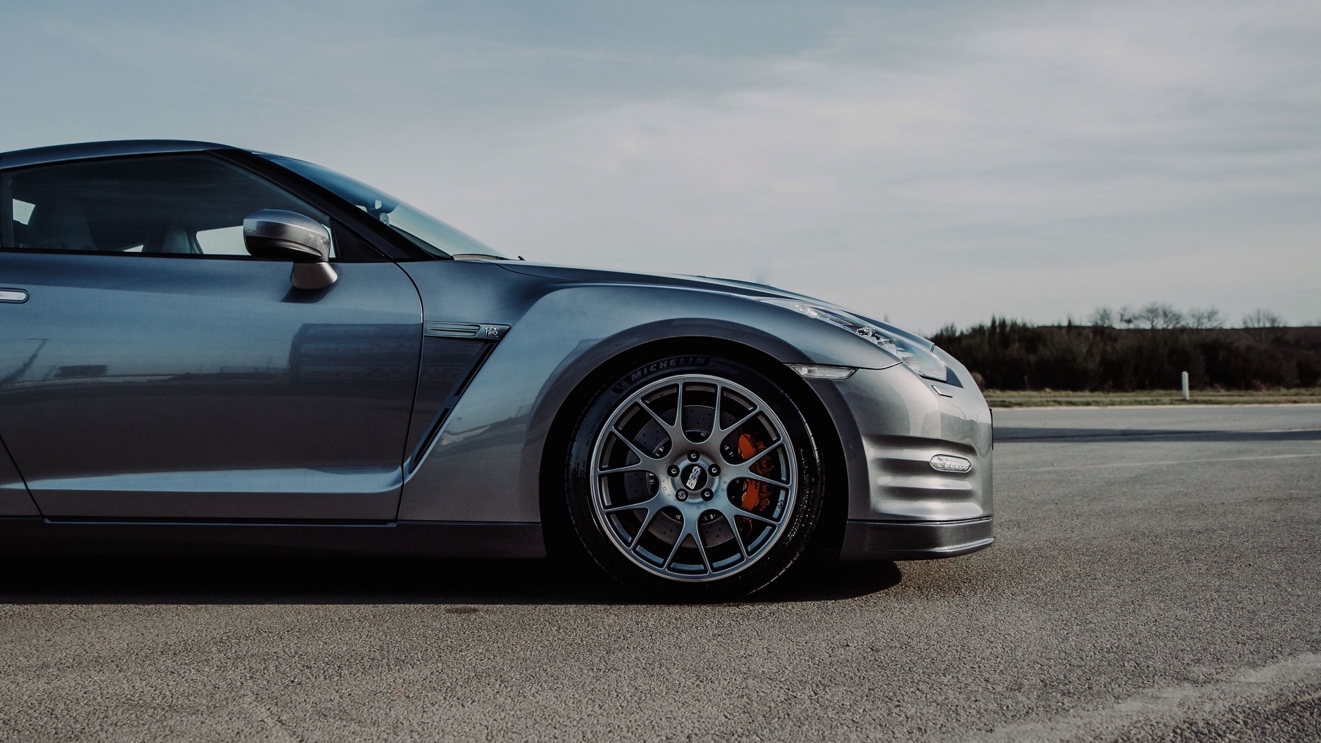Nissan GT-R sports car HD Wallpaper