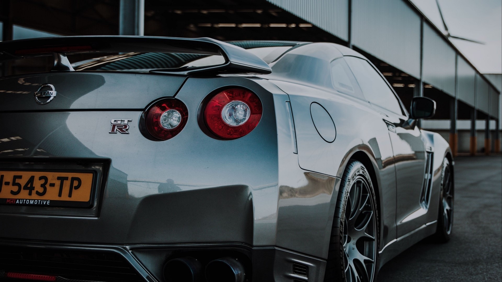 Nissan GT-R HD Wallpaper
