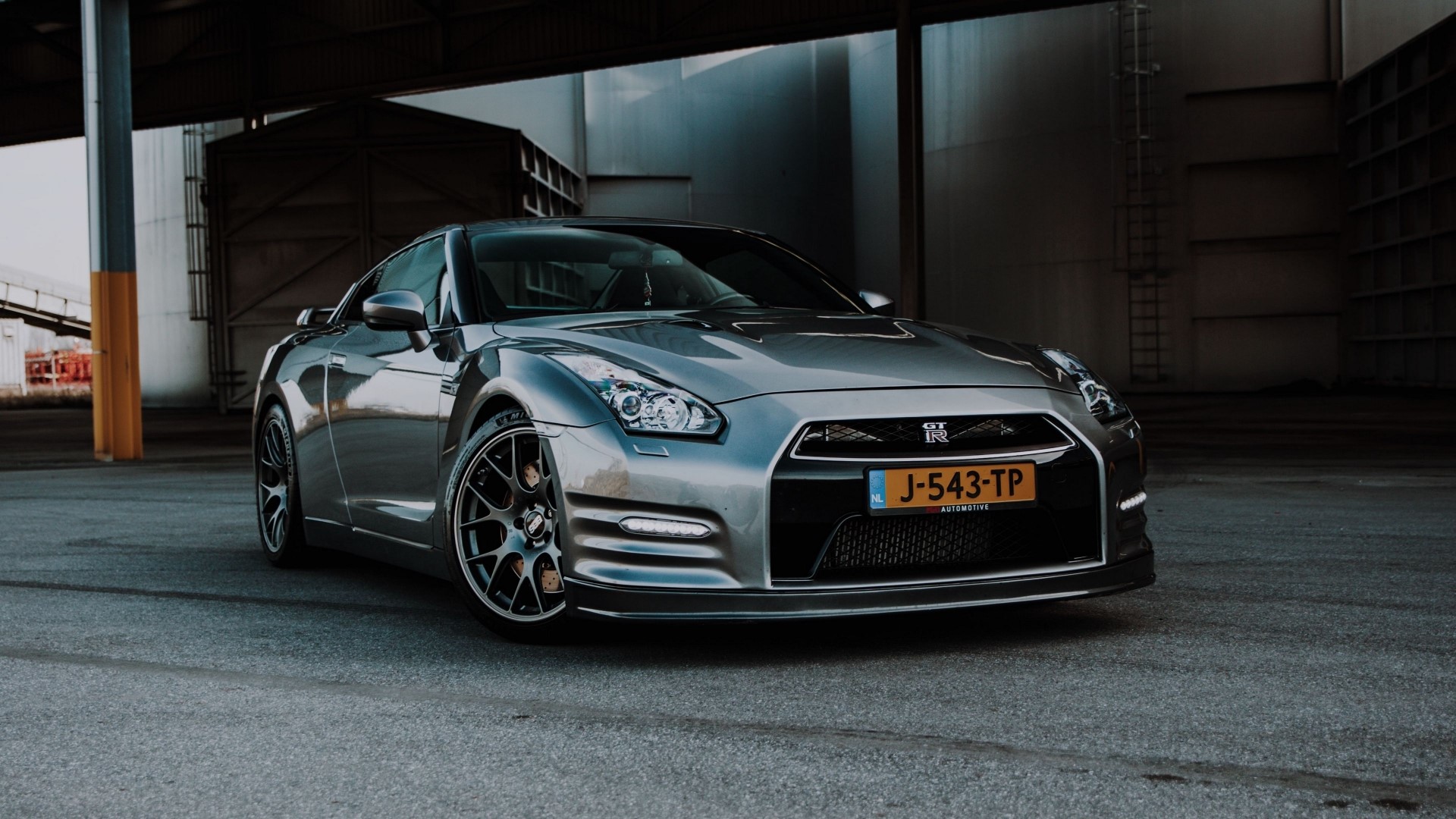Nissan GT-R HD Wallpaper