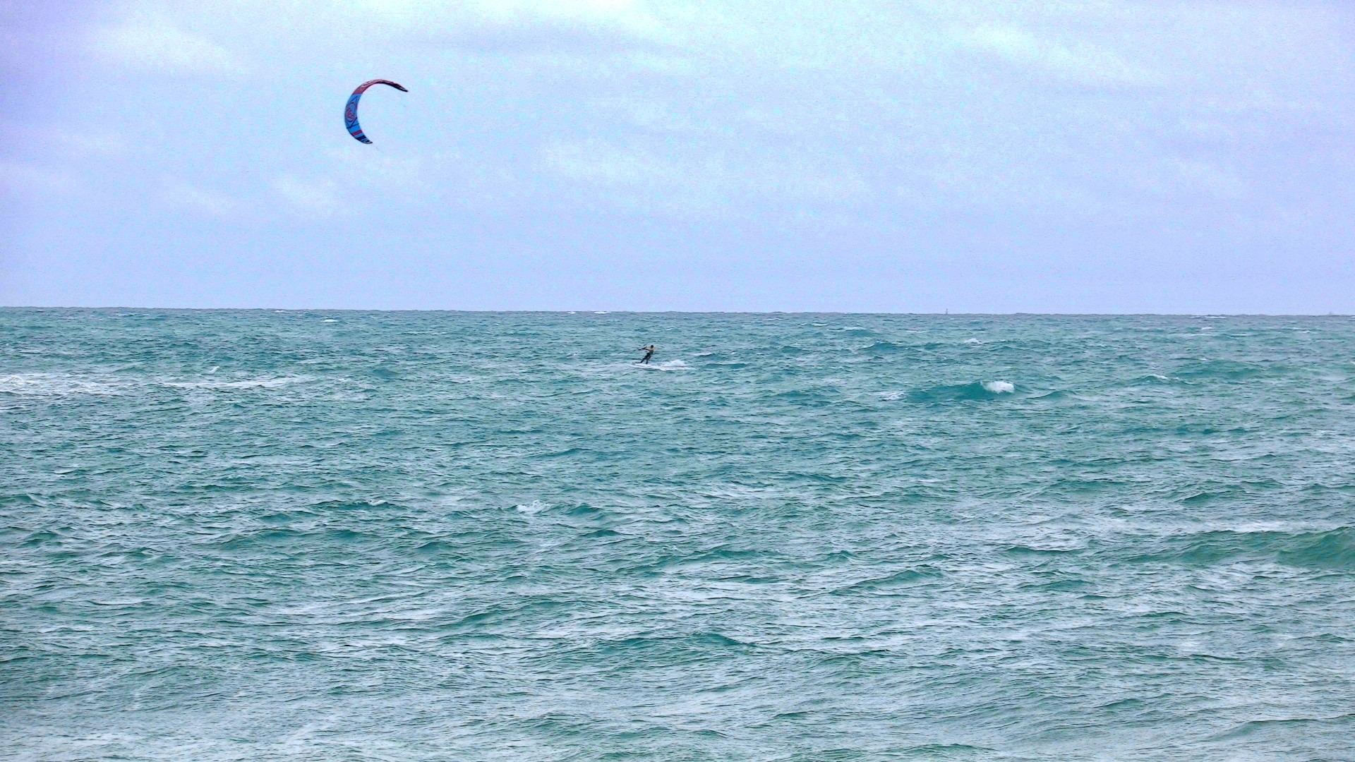 Kitesurfer on the ocean HD Wallpaper