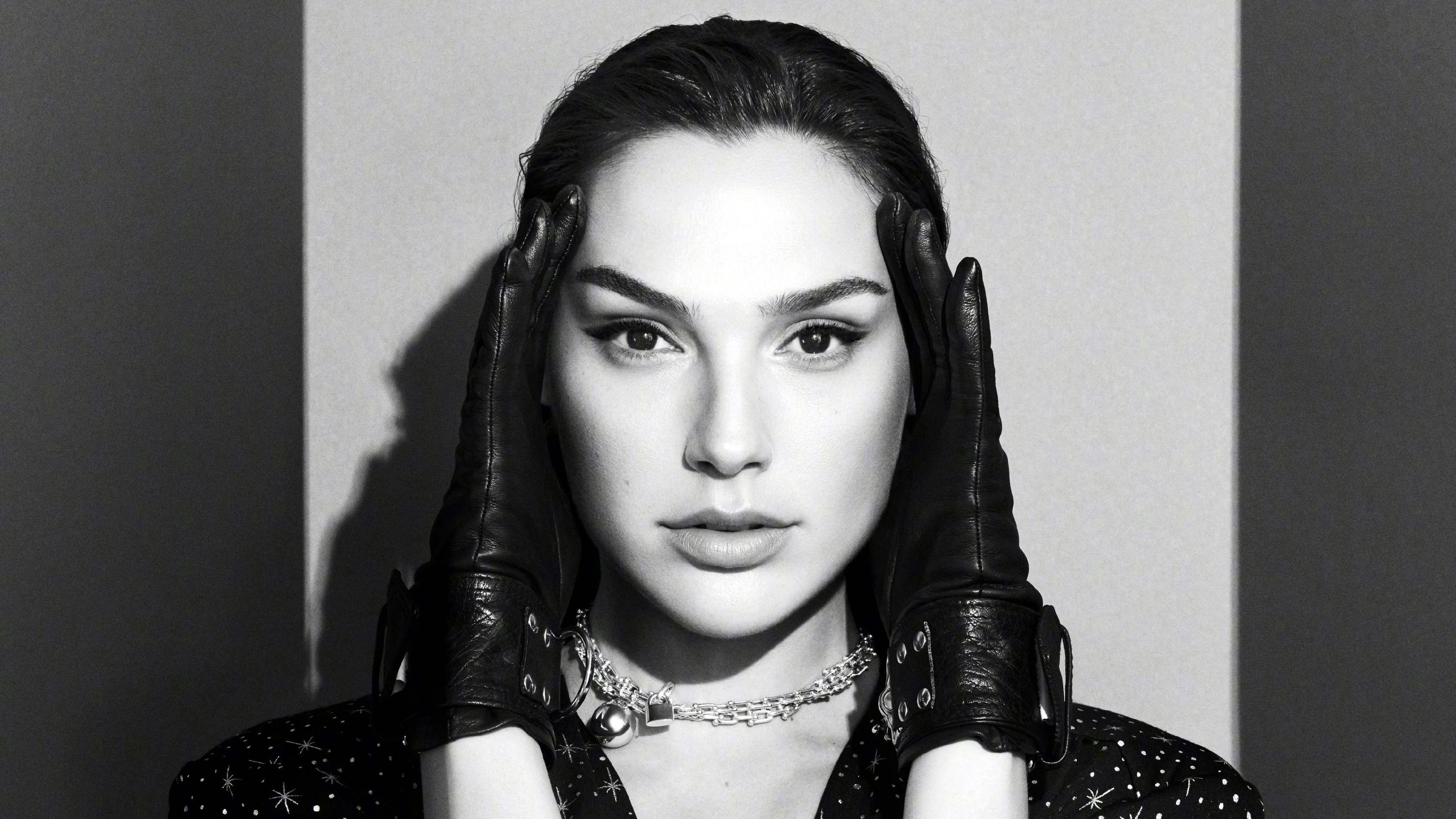Gal Gadot in Monochrome Portrait HD Wallpaper