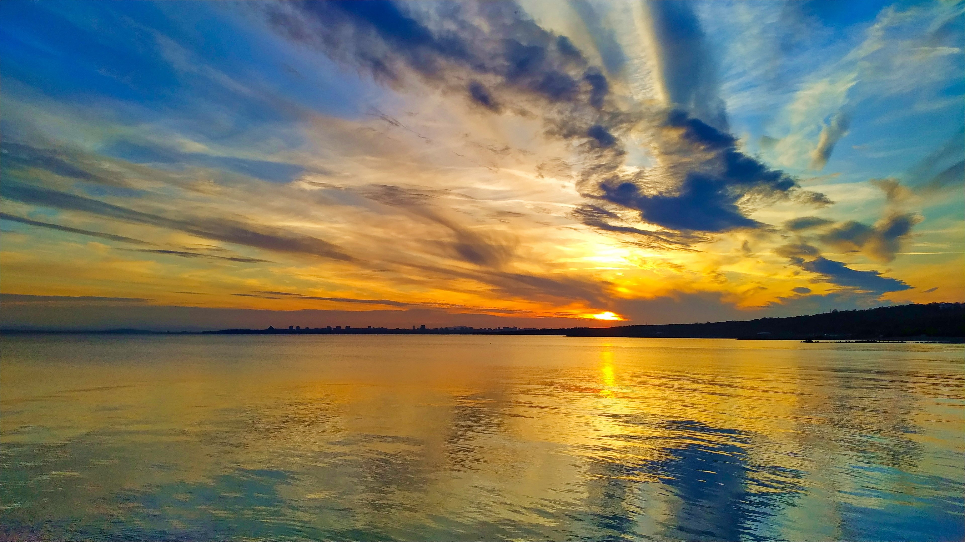 4K Sunset over the Sea HD Wallpaper