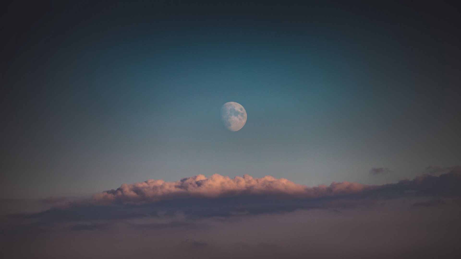 Moon and clouds in the sky HD Wallpaper