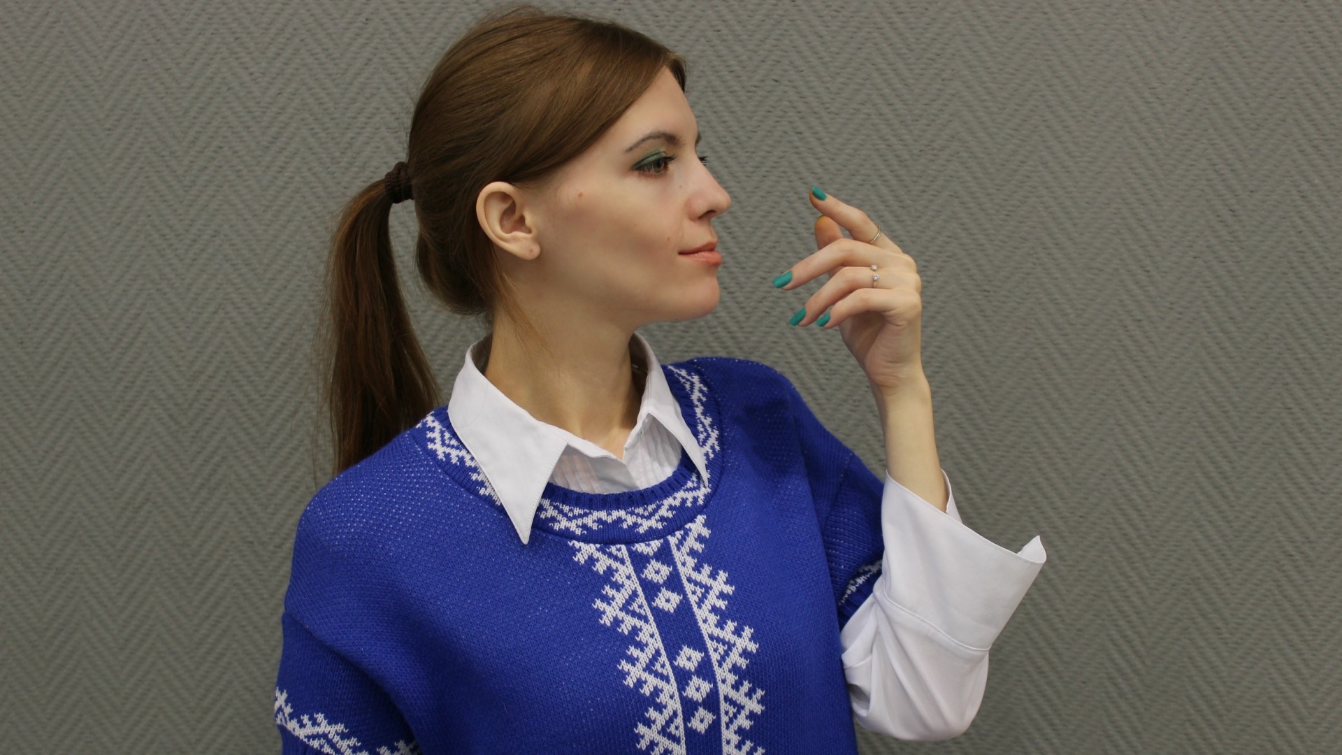 Woman in blue sweater with white pattern HD Wallpaper