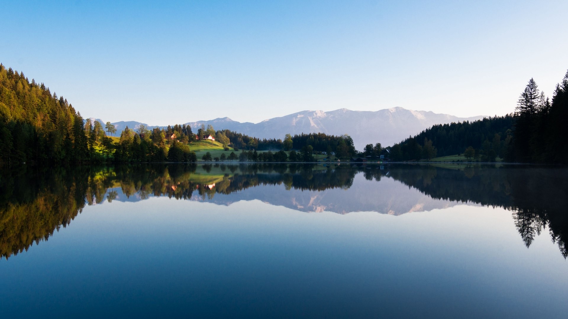 Lake reflection of mountains and forest HD Wallpaper