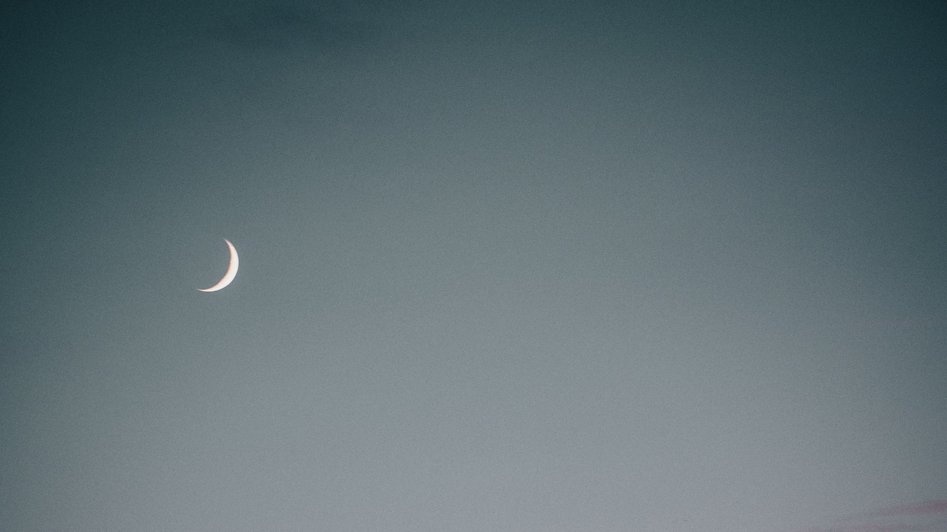 Crescent Moon in a Teal Sky HD Wallpaper