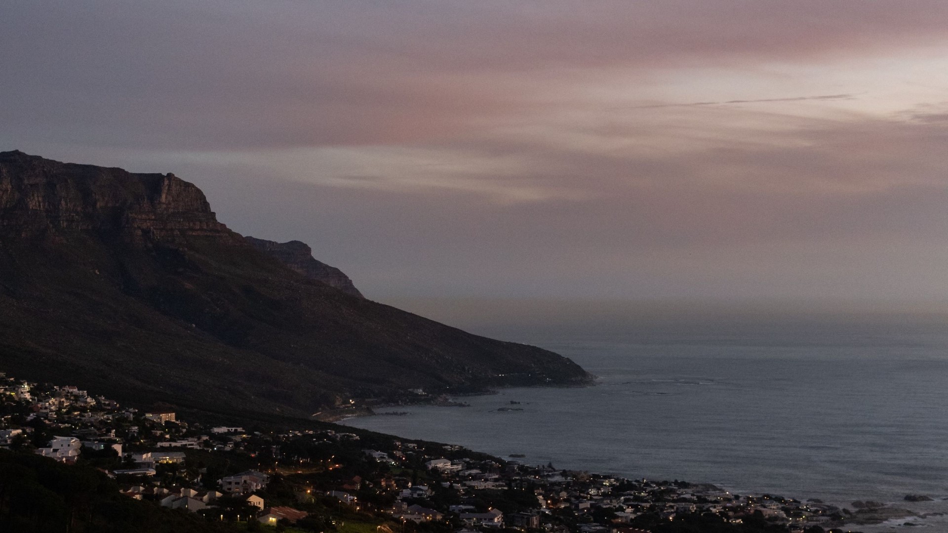Coastline with Mountain and Ocean at Dusk HD Wallpaper