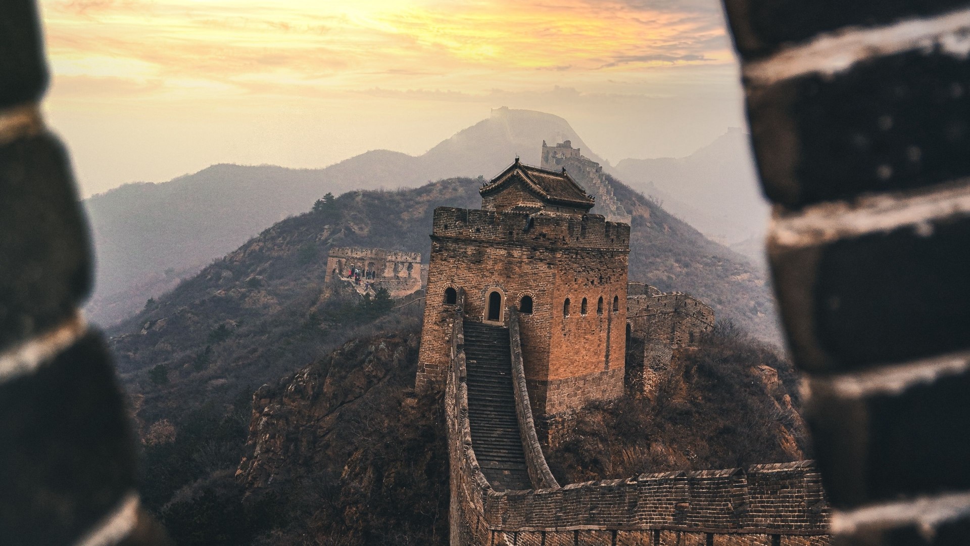 Great Wall of China at sunrise HD Wallpaper