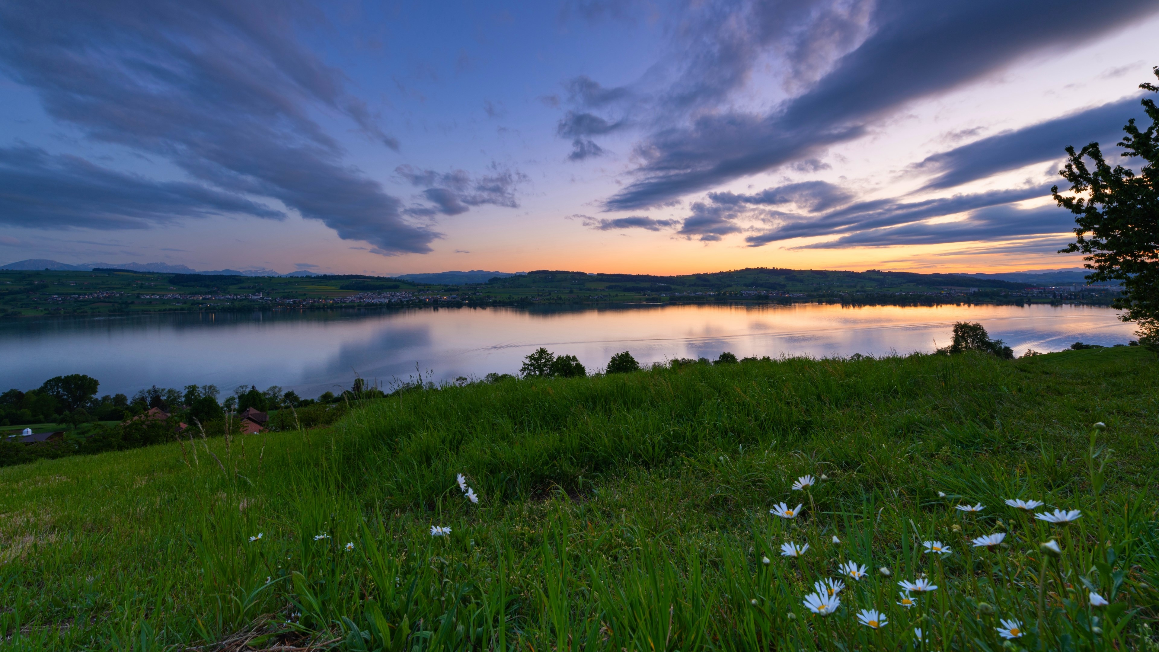 4K Evening Lake Landscape with Clouds HD Wallpaper