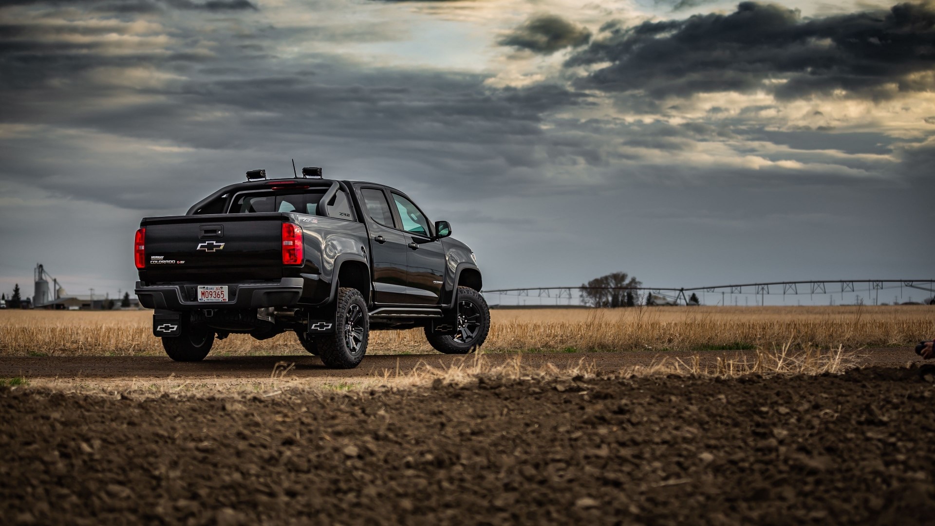 Black Chevrolet Colorado Z71 Truck in Field HD Wallpaper
