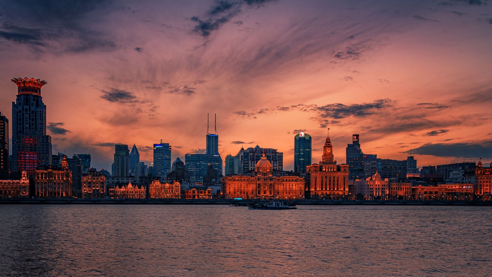 Shanghai Bund skyline at sunset HD Wallpaper