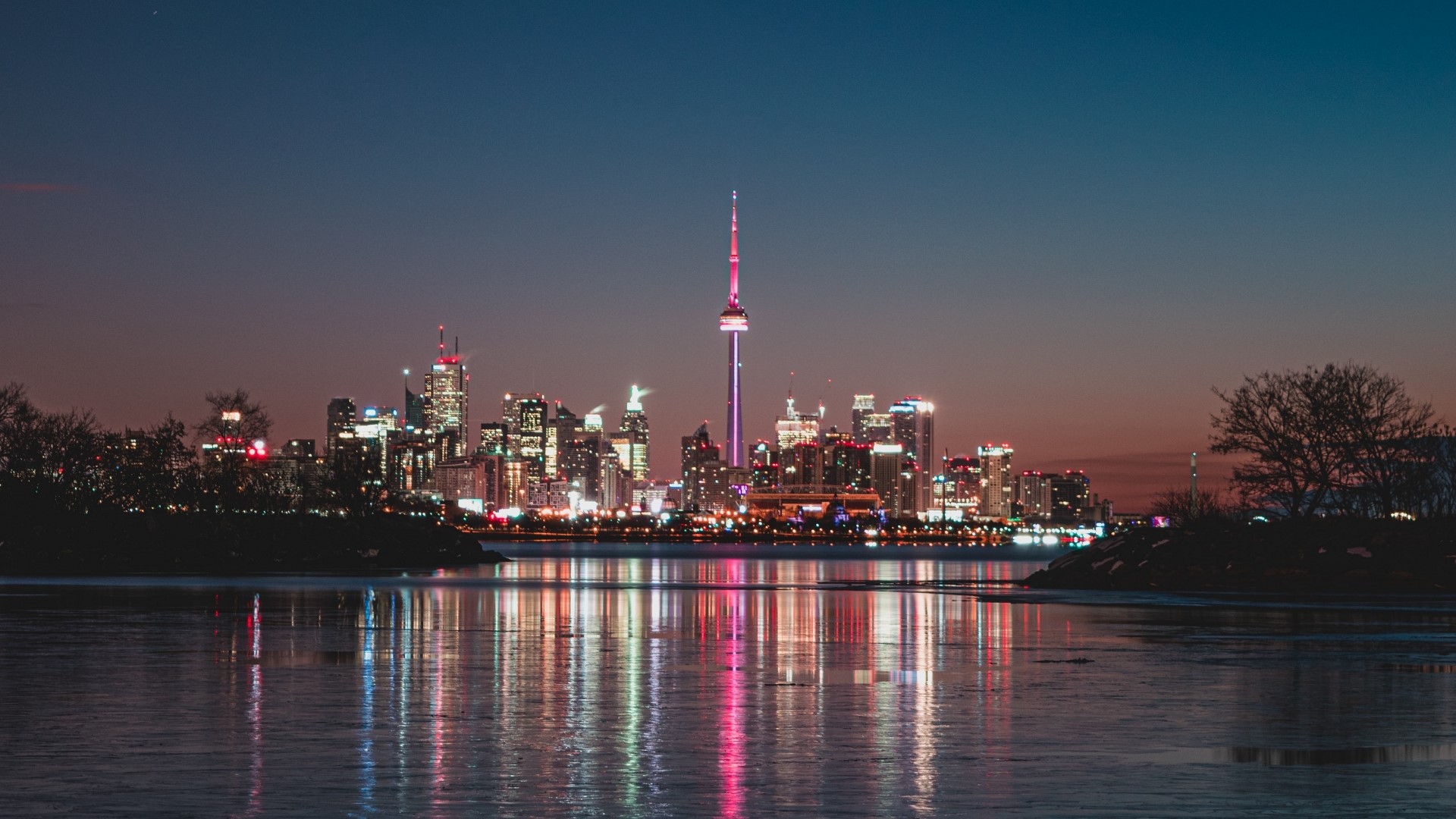 Toronto skyline with CN Tower at night HD Wallpaper