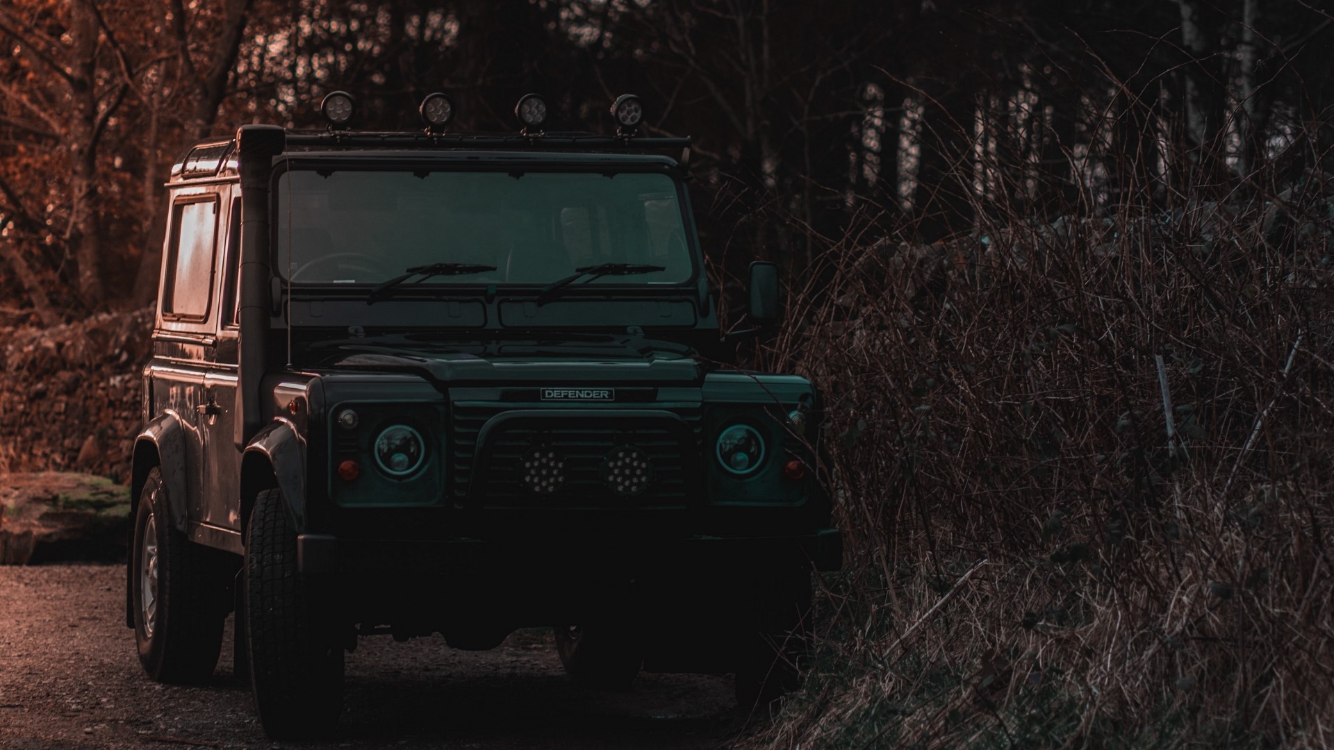 Black Land Rover Defender SUV HD Wallpaper