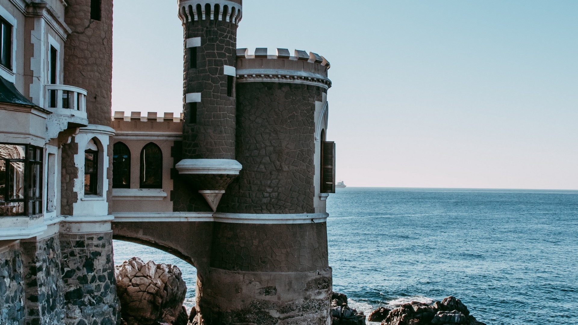 Castle on the coast overlooking the ocean HD Wallpaper