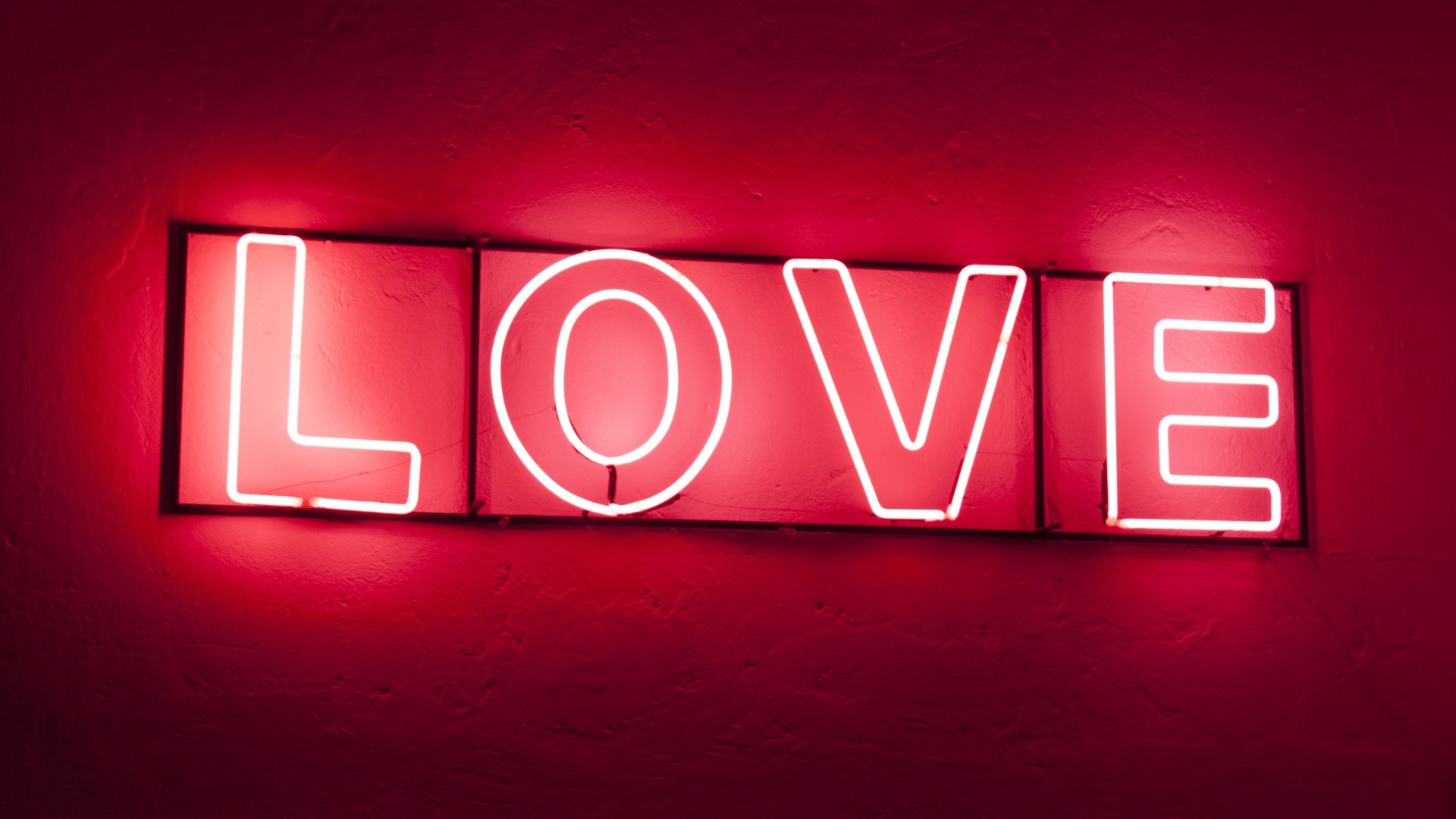 Neon sign spelling LOVE HD Wallpaper