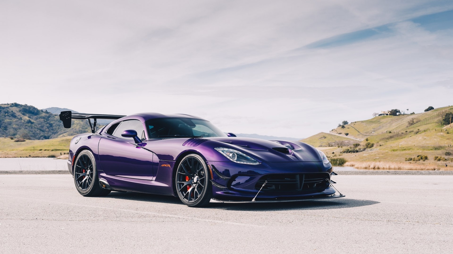 Purple Dodge Viper ACR with a large rear wing HD Wallpaper