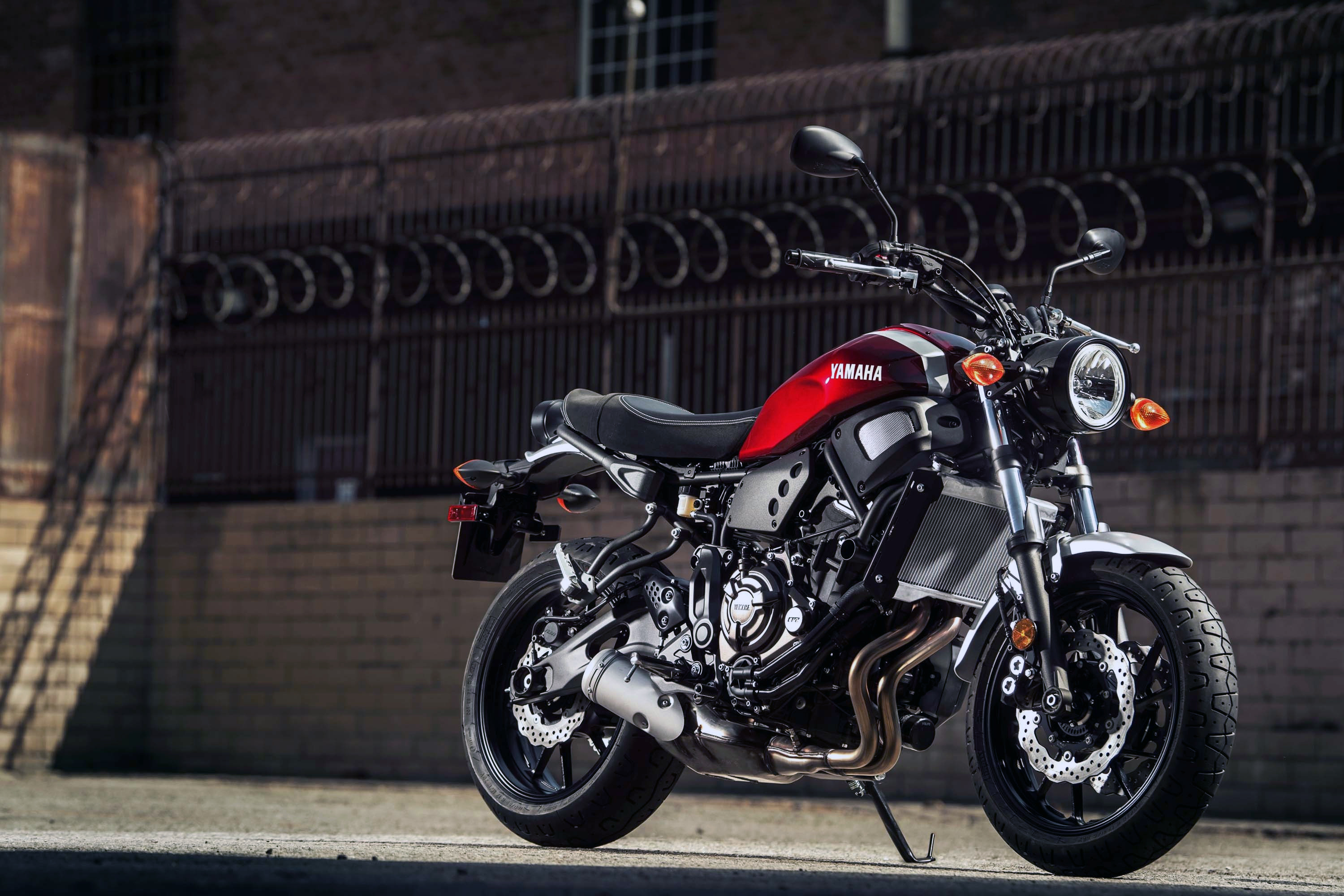 2018 Yamaha XSR700 motorcycle HD Wallpaper