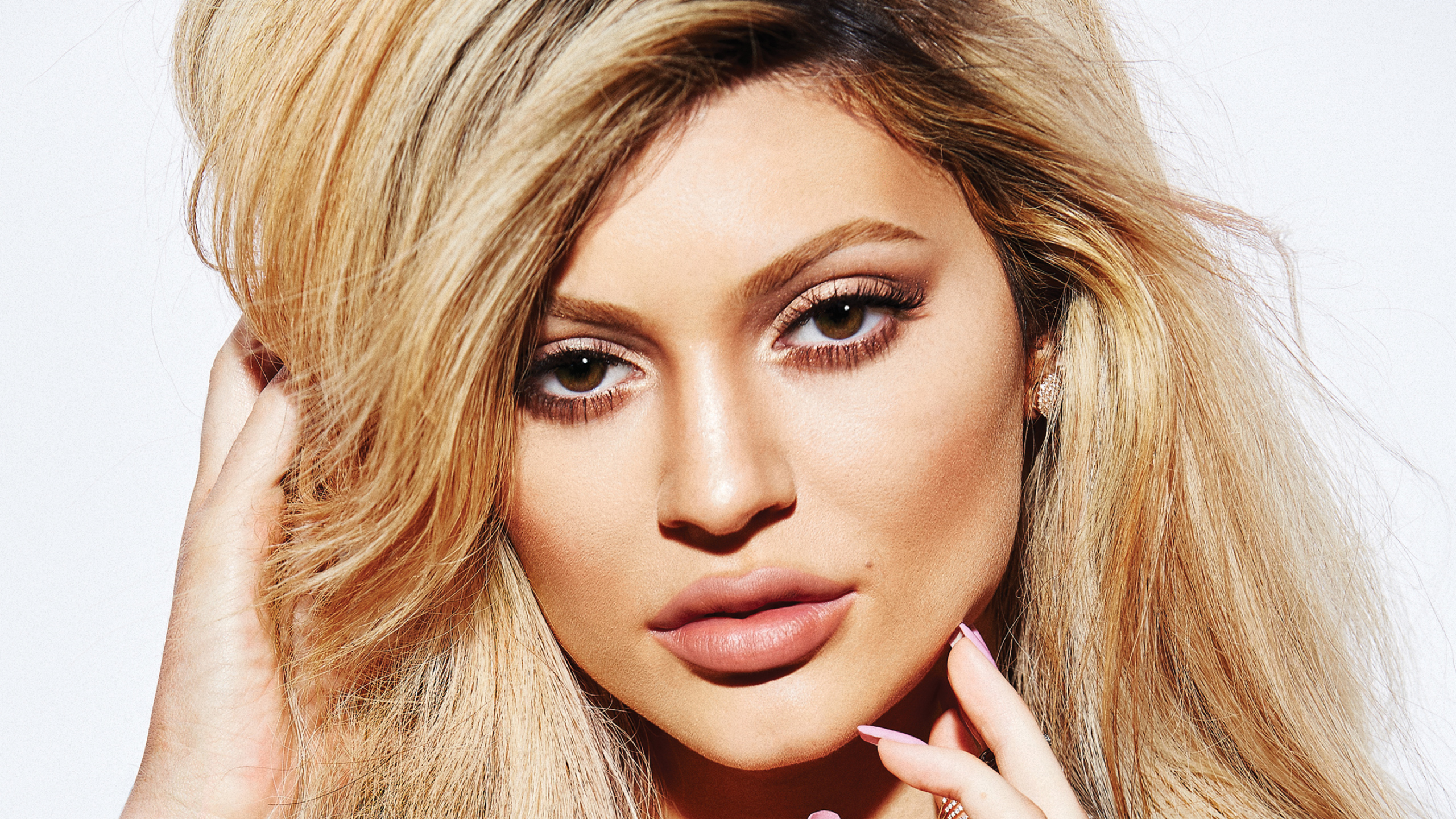 Kylie Jenner for ELLE Canada 2018 HD Wallpaper