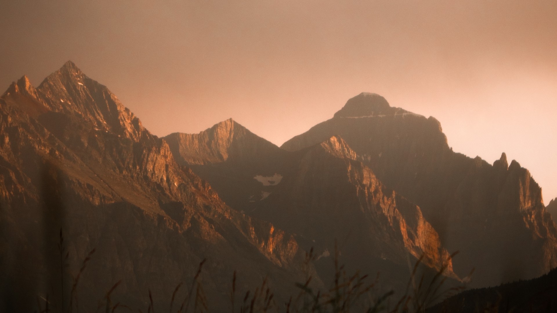 Mountains at sunset HD Wallpaper