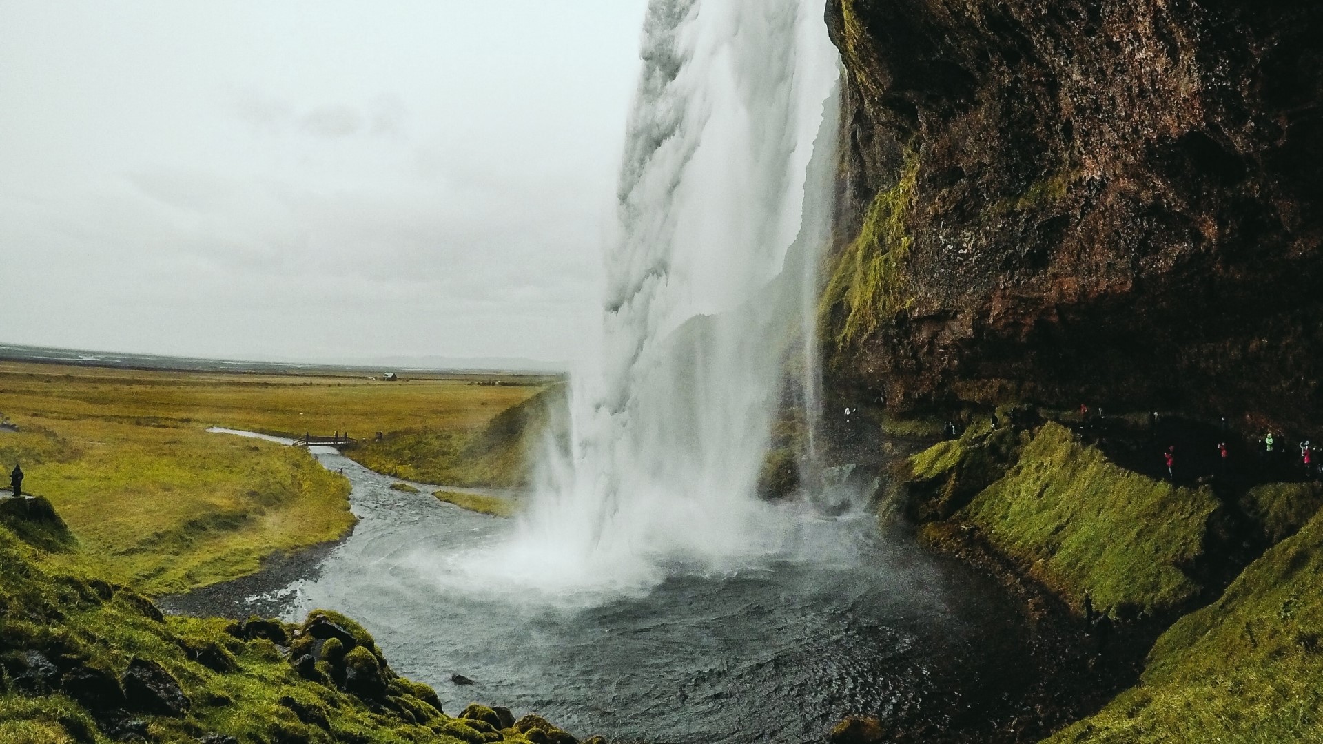 Seljalandsfoss Waterfall in Iceland HD Wallpaper