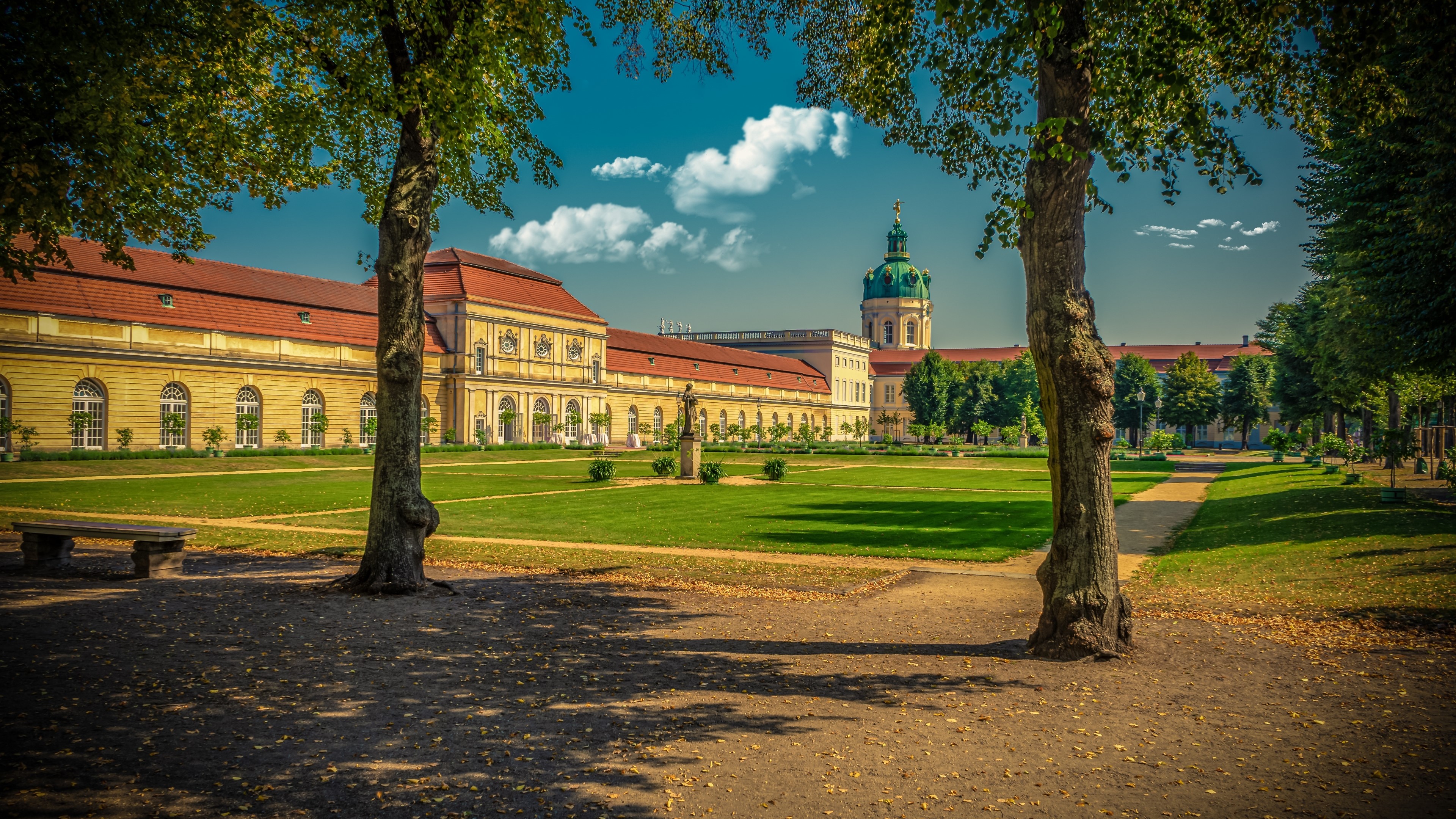 Schlossgarten HD Wallpaper