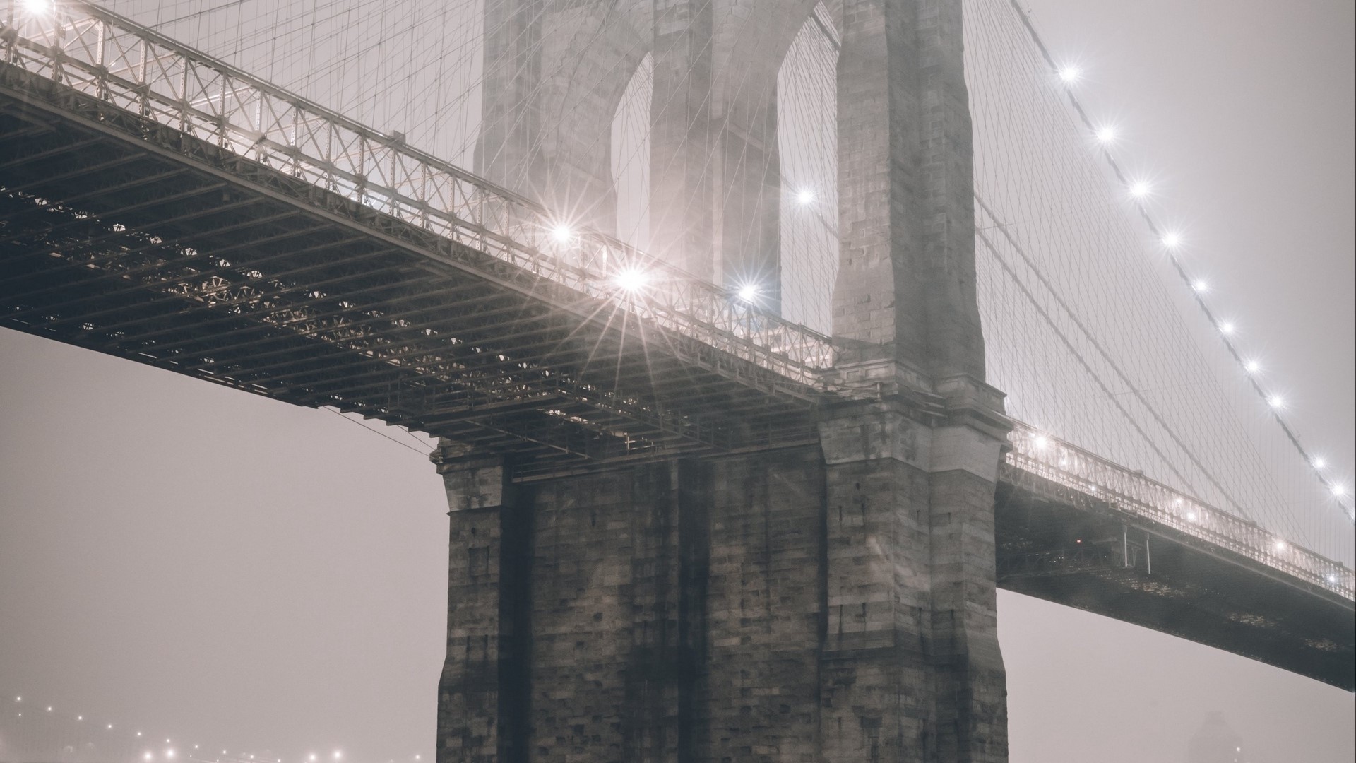 Brooklyn Bridge in Fog HD Wallpaper