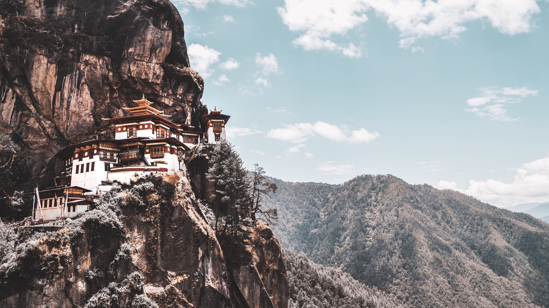Tiger's Nest Monastery in Bhutan HD Wallpaper