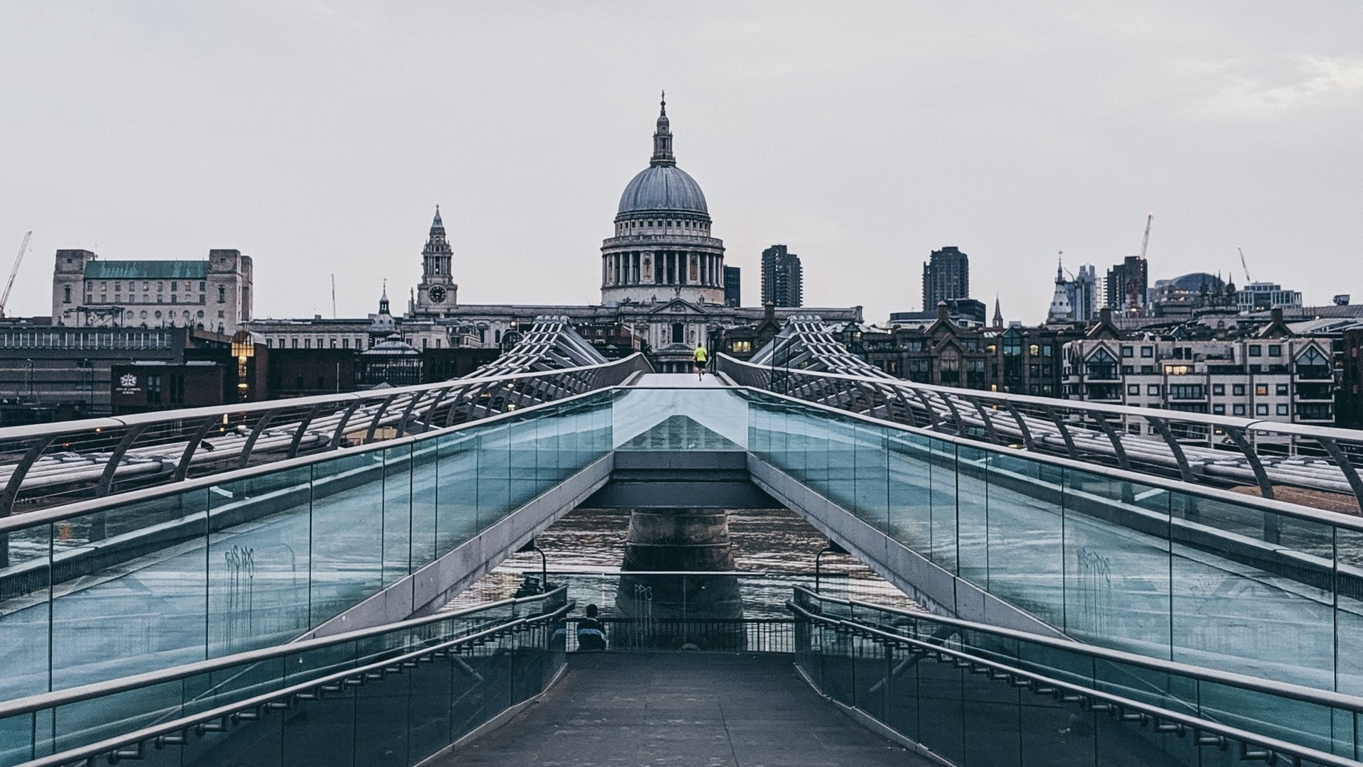 Millennium Bridge and St Paul's Cathedral, London HD Wallpaper