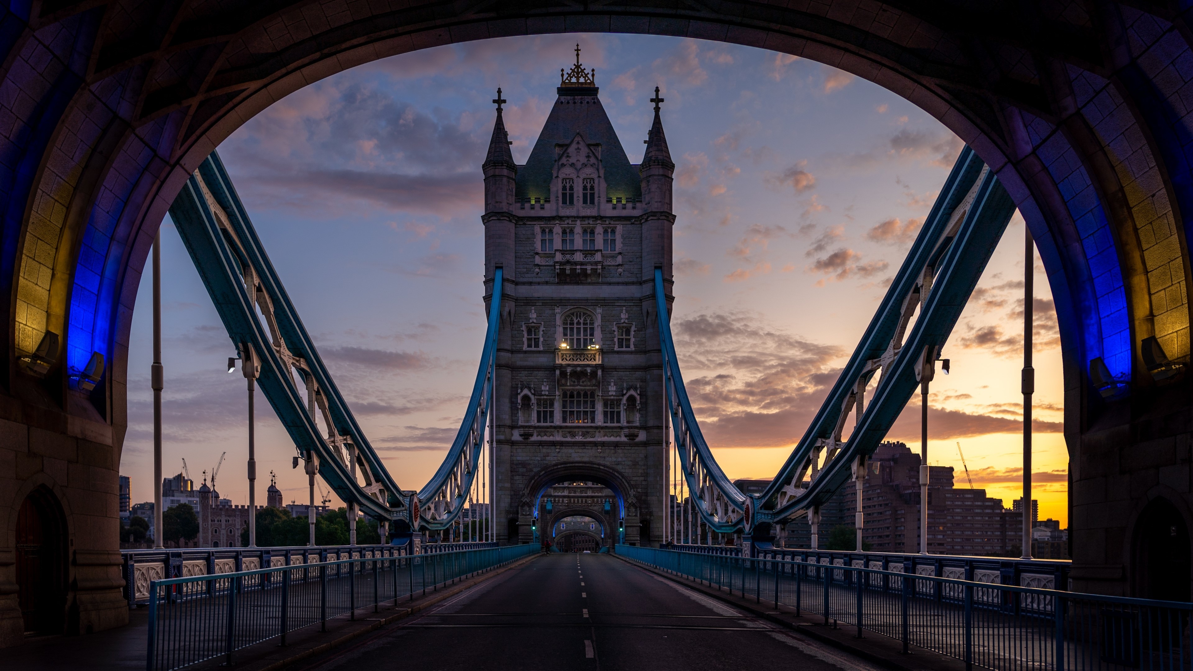 4K Tower Bridge at Dusk HD Wallpaper