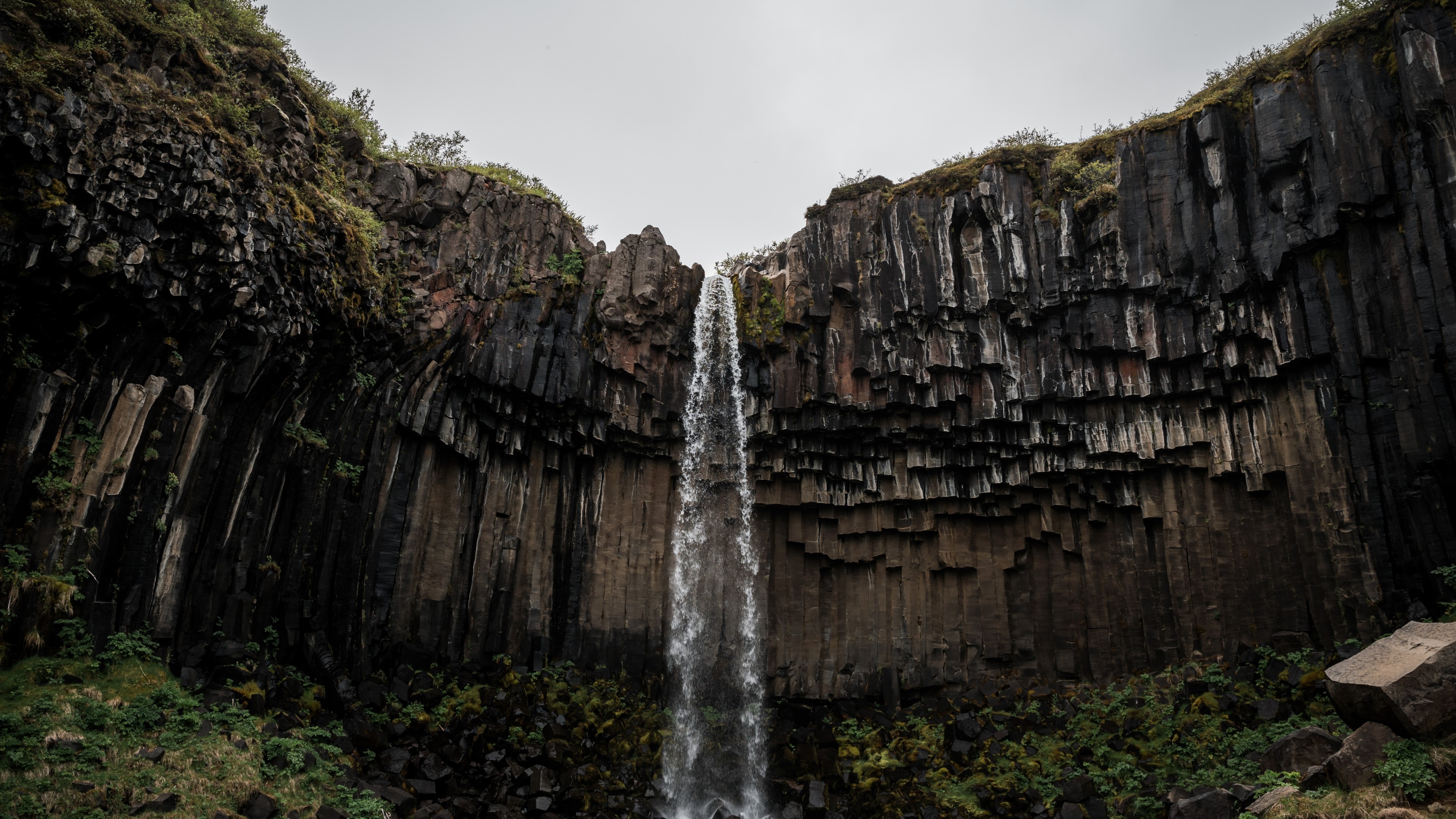 Svartifoss Waterfall in Iceland HD Wallpaper
