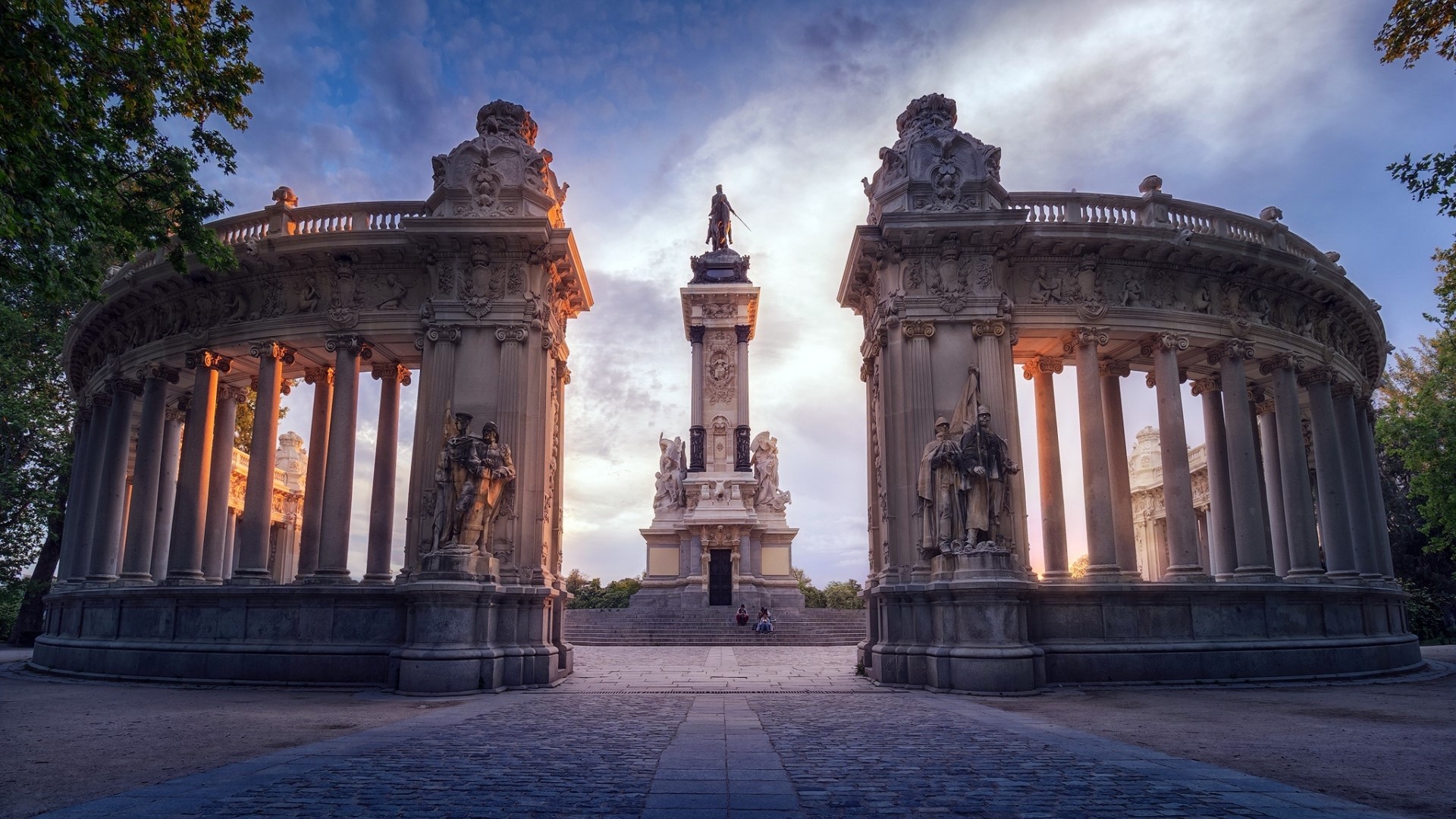 Monument to Alfonso XII in Retiro Park, Madrid HD Wallpaper