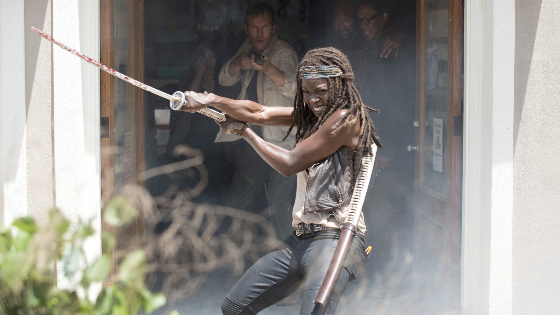 Michonne from The Walking Dead with a sword HD Wallpaper