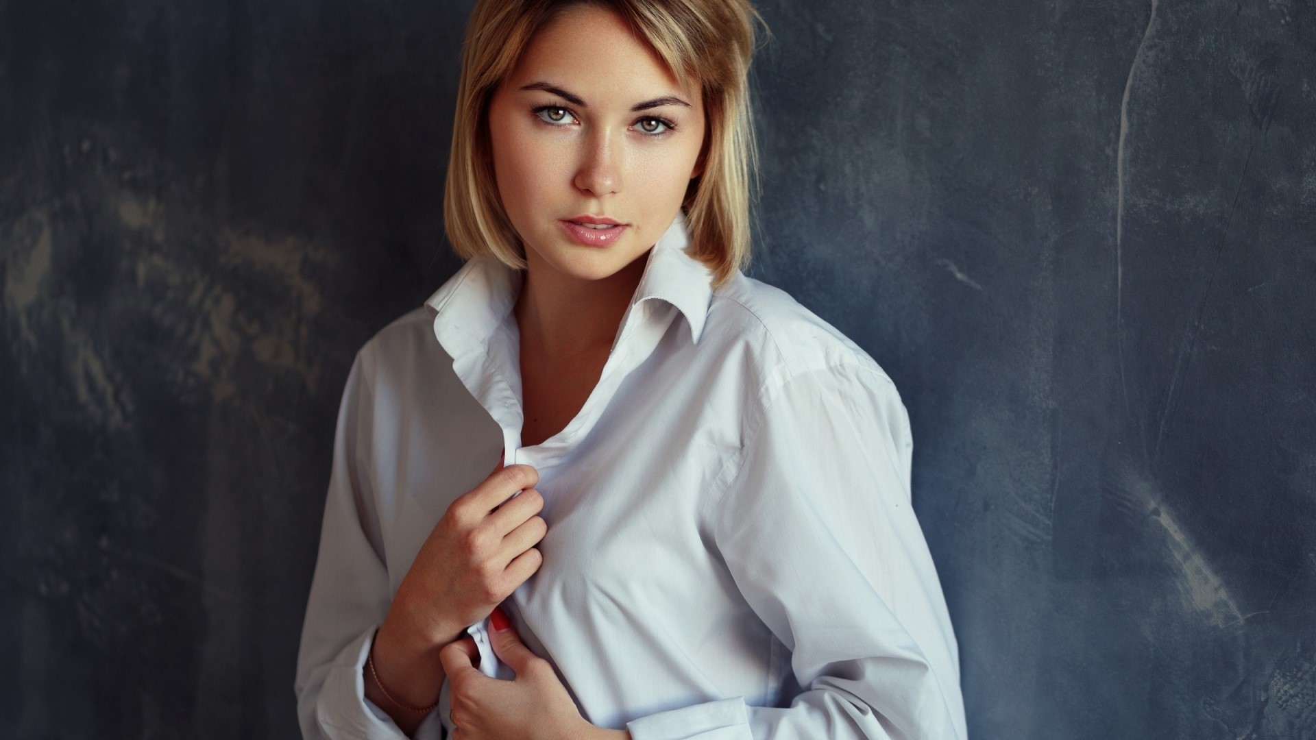 Woman in a white shirt HD Wallpaper