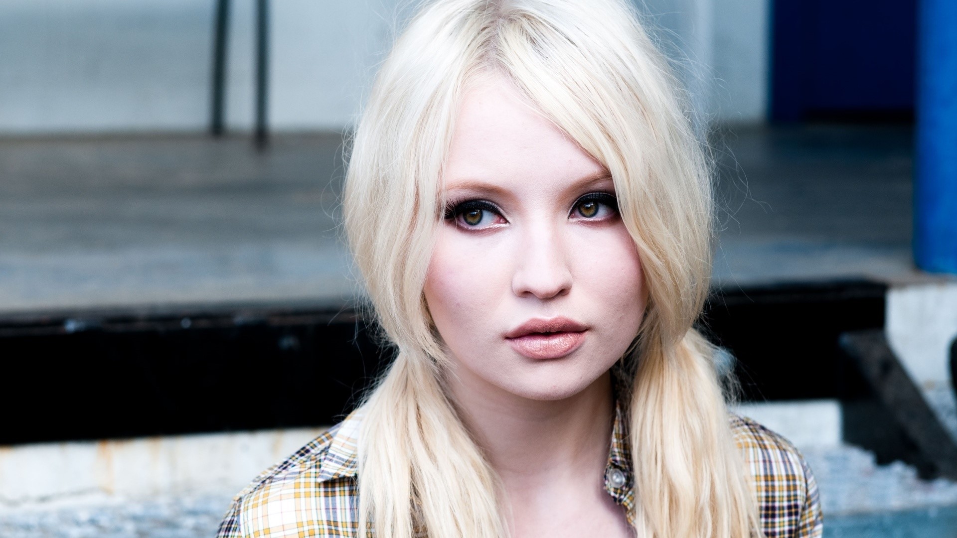 Emily Browning HD Wallpaper