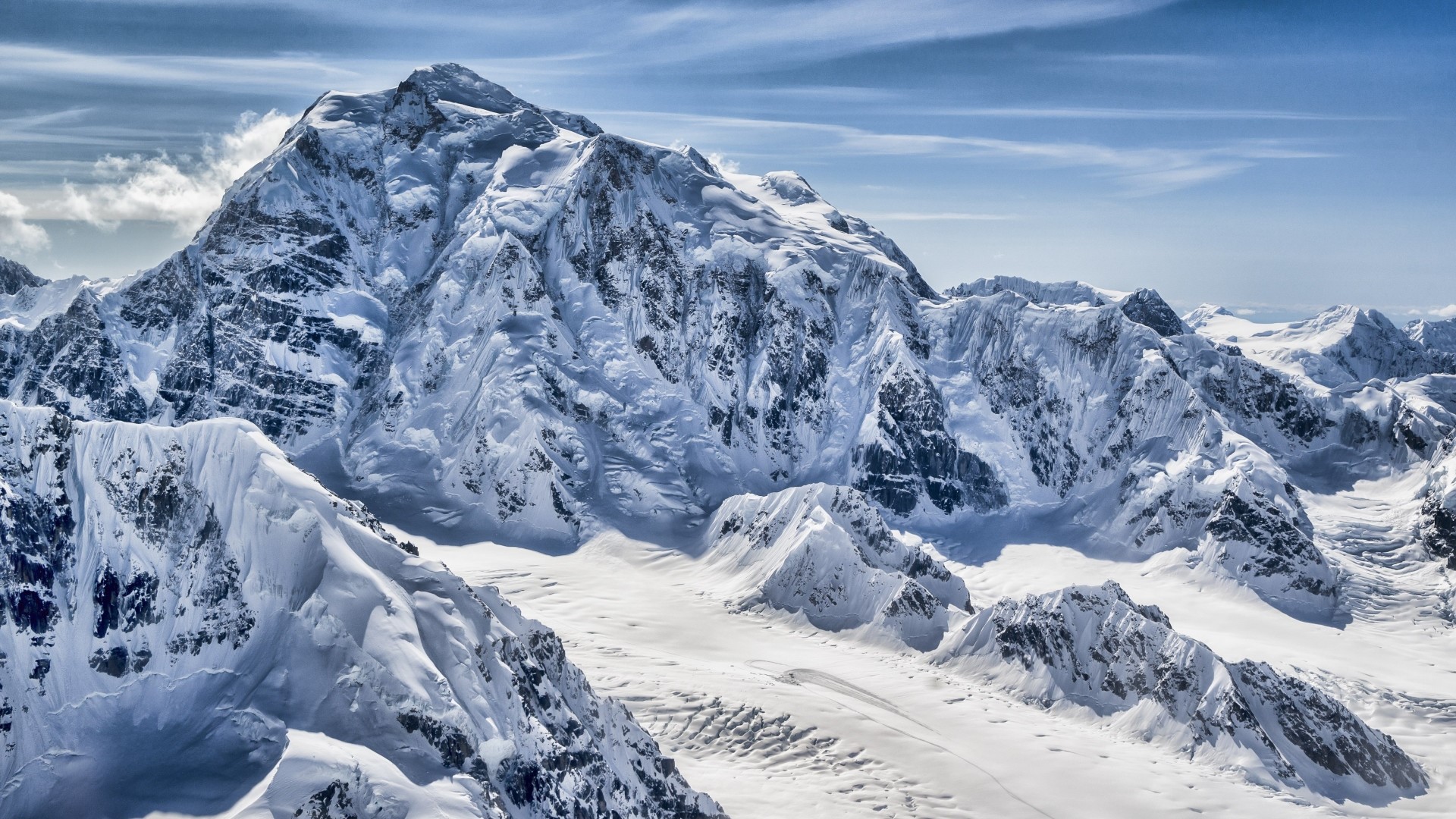 Alaska mountain peak with glaciers HD Wallpaper