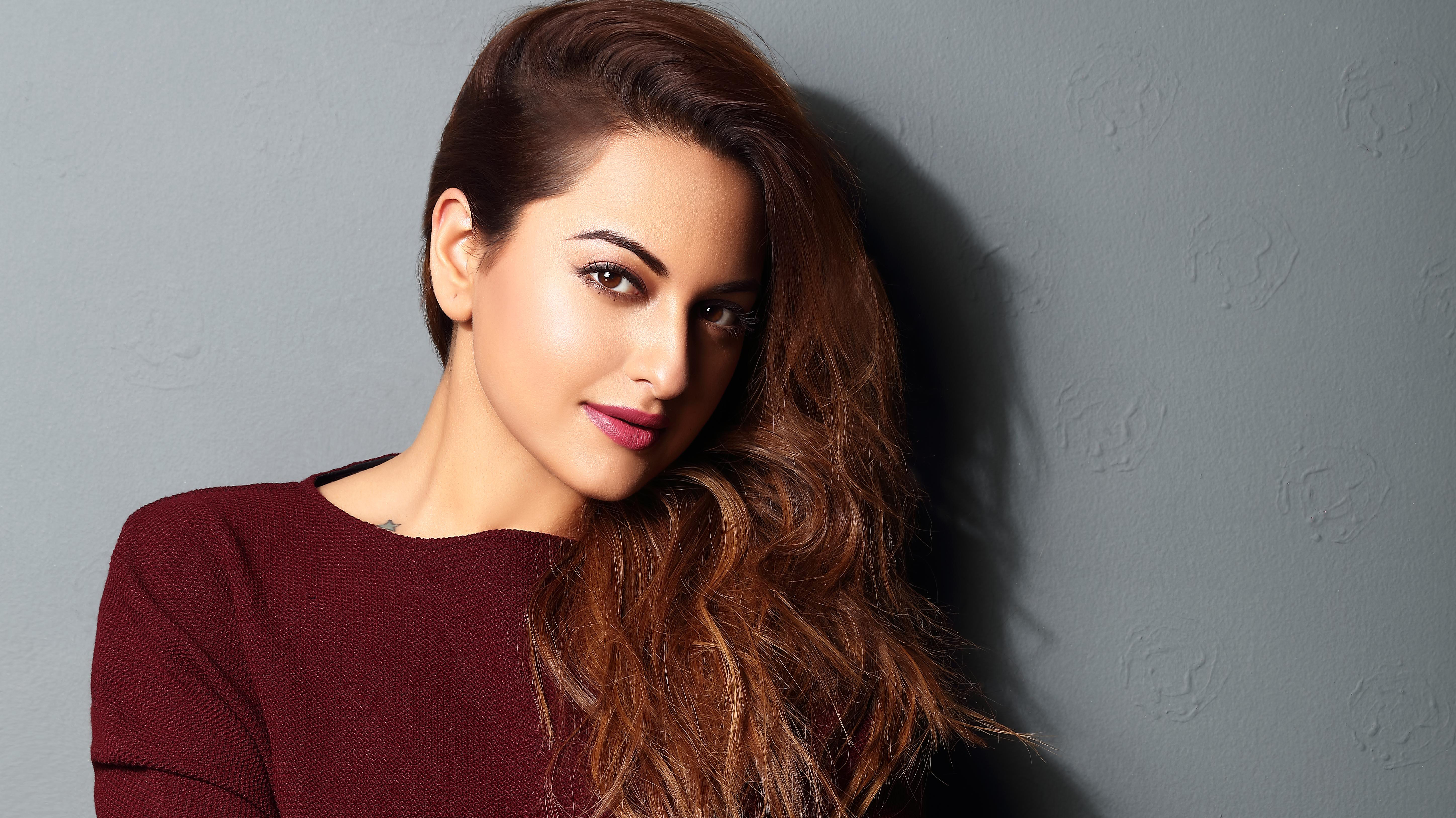 Sonakshi Sinha HD Wallpaper