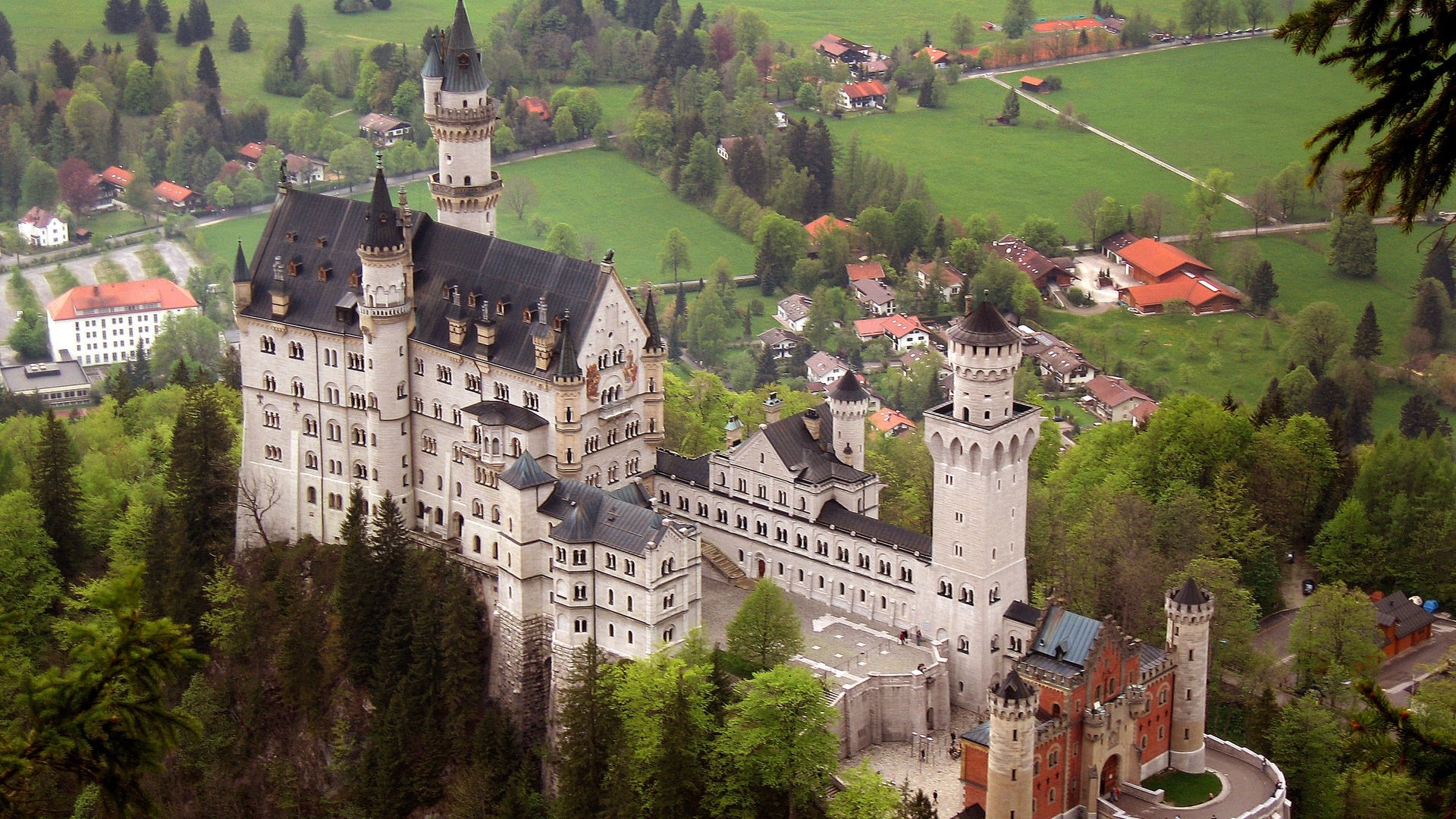 Neuschwanstein Castle in Bavaria, Germany HD Wallpaper