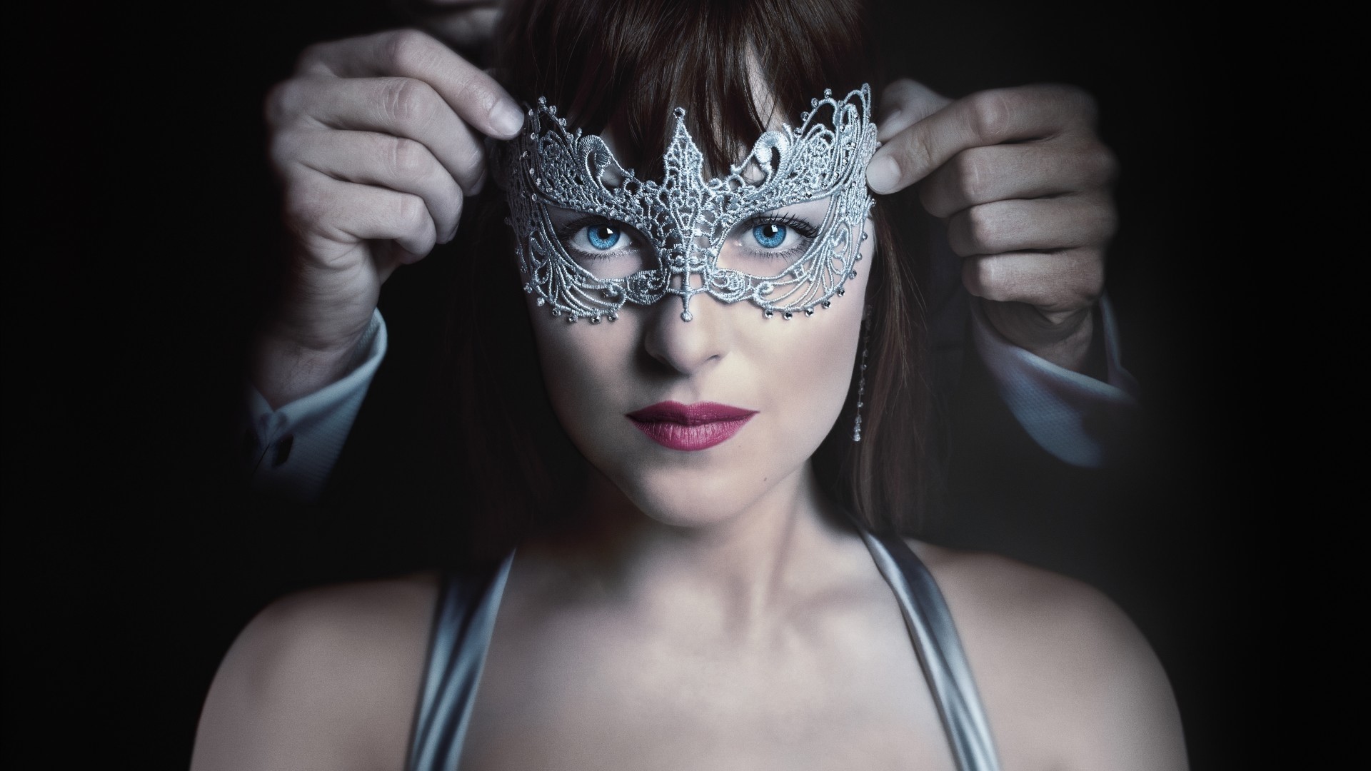 Dakota Johnson wearing a mask HD Wallpaper