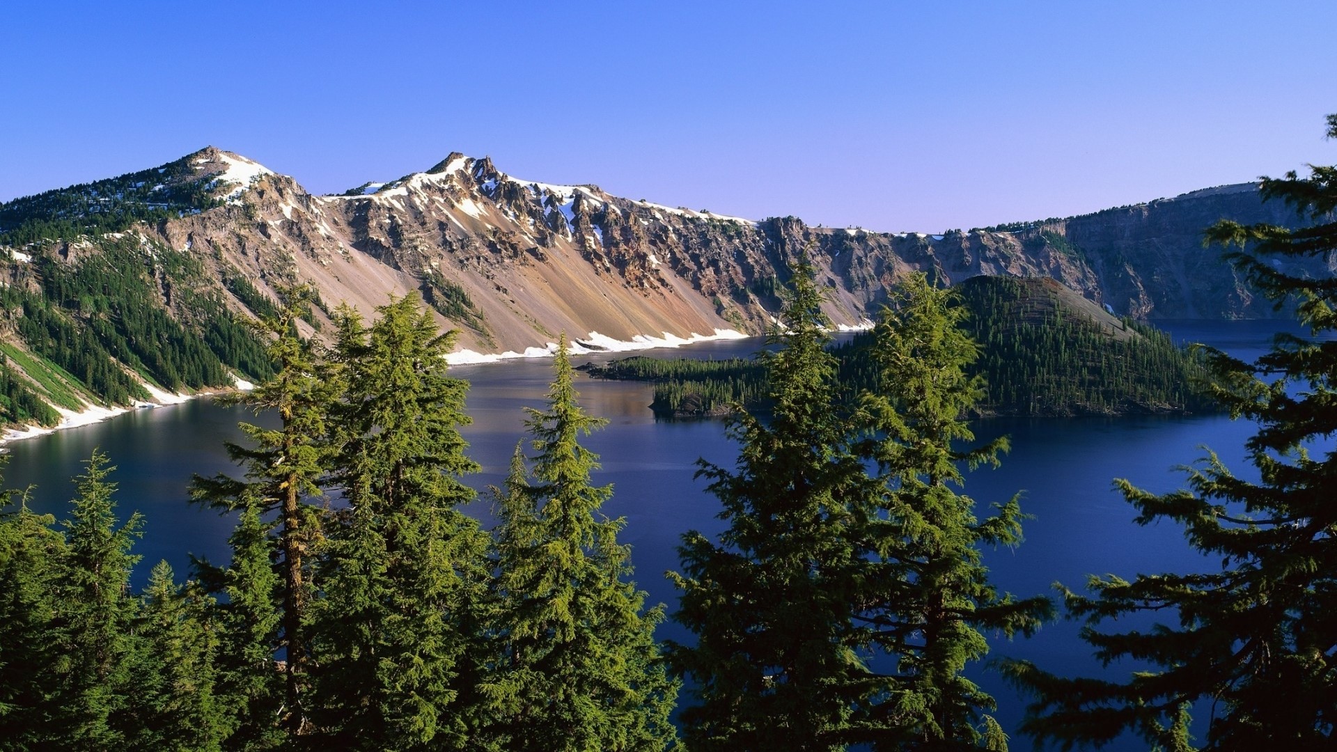 Crater Lake National Park with Wizard Island HD Wallpaper