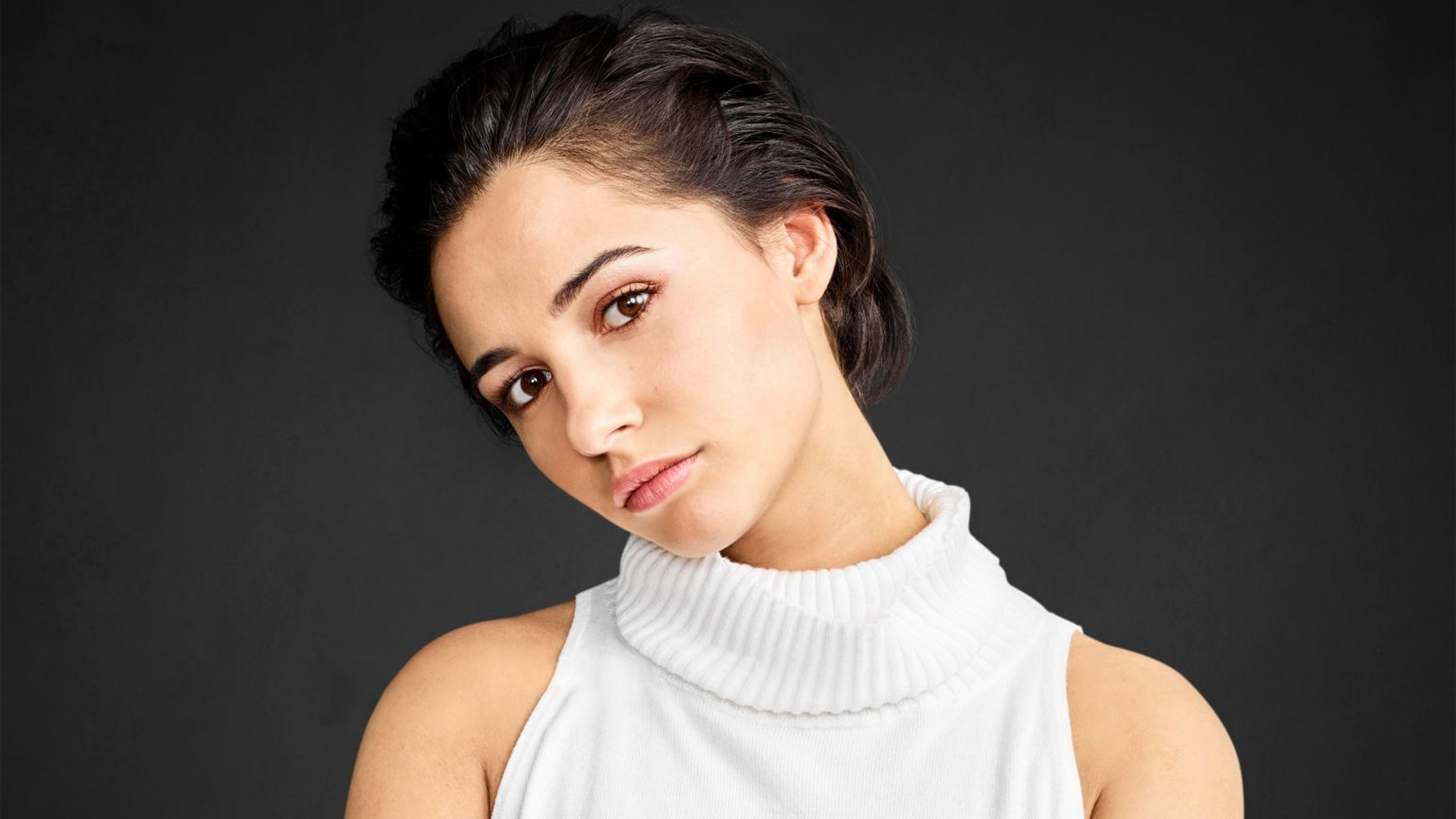 Naomi Scott HD Wallpaper