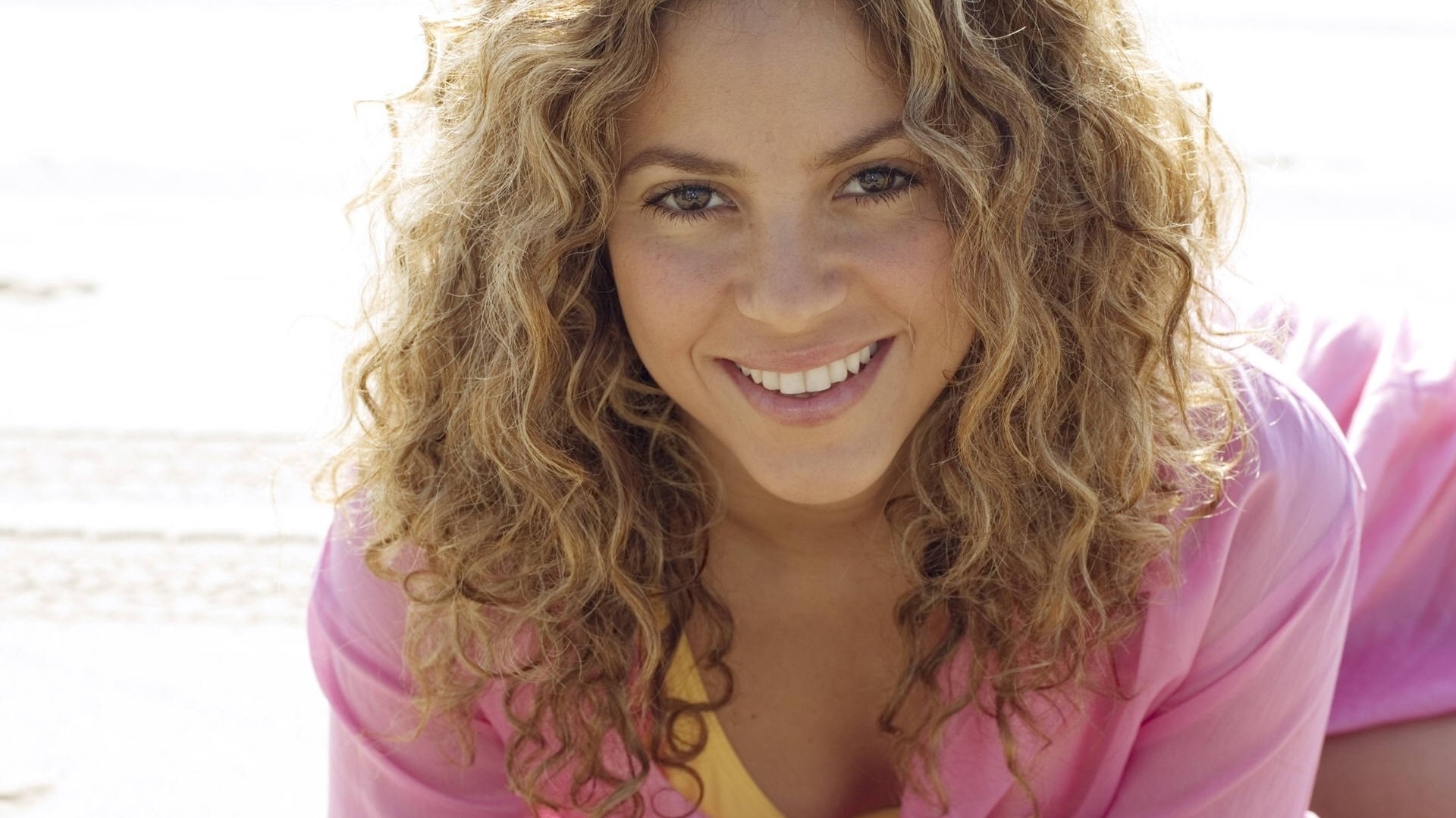 Shakira HD Wallpaper