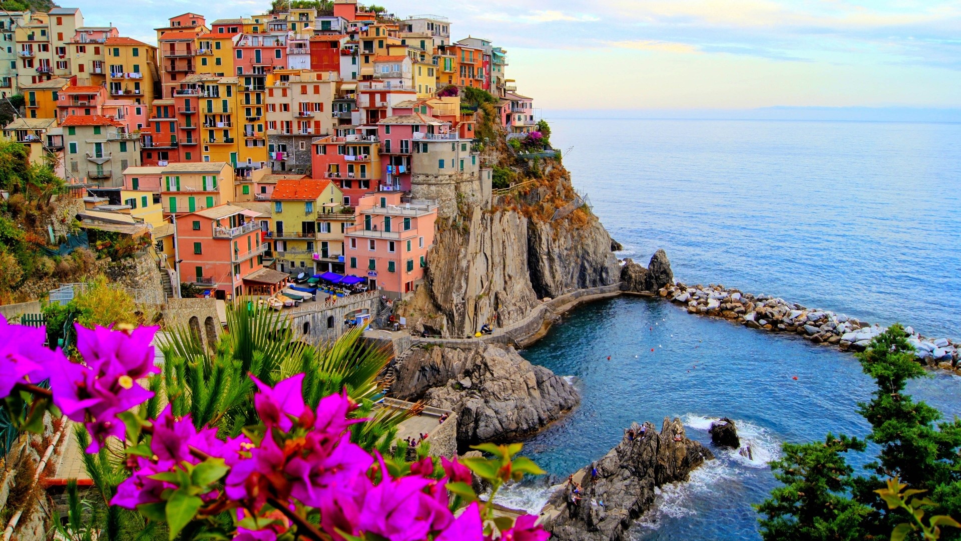 Colorful Italian village on a cliff overlooking the sea HD Wallpaper
