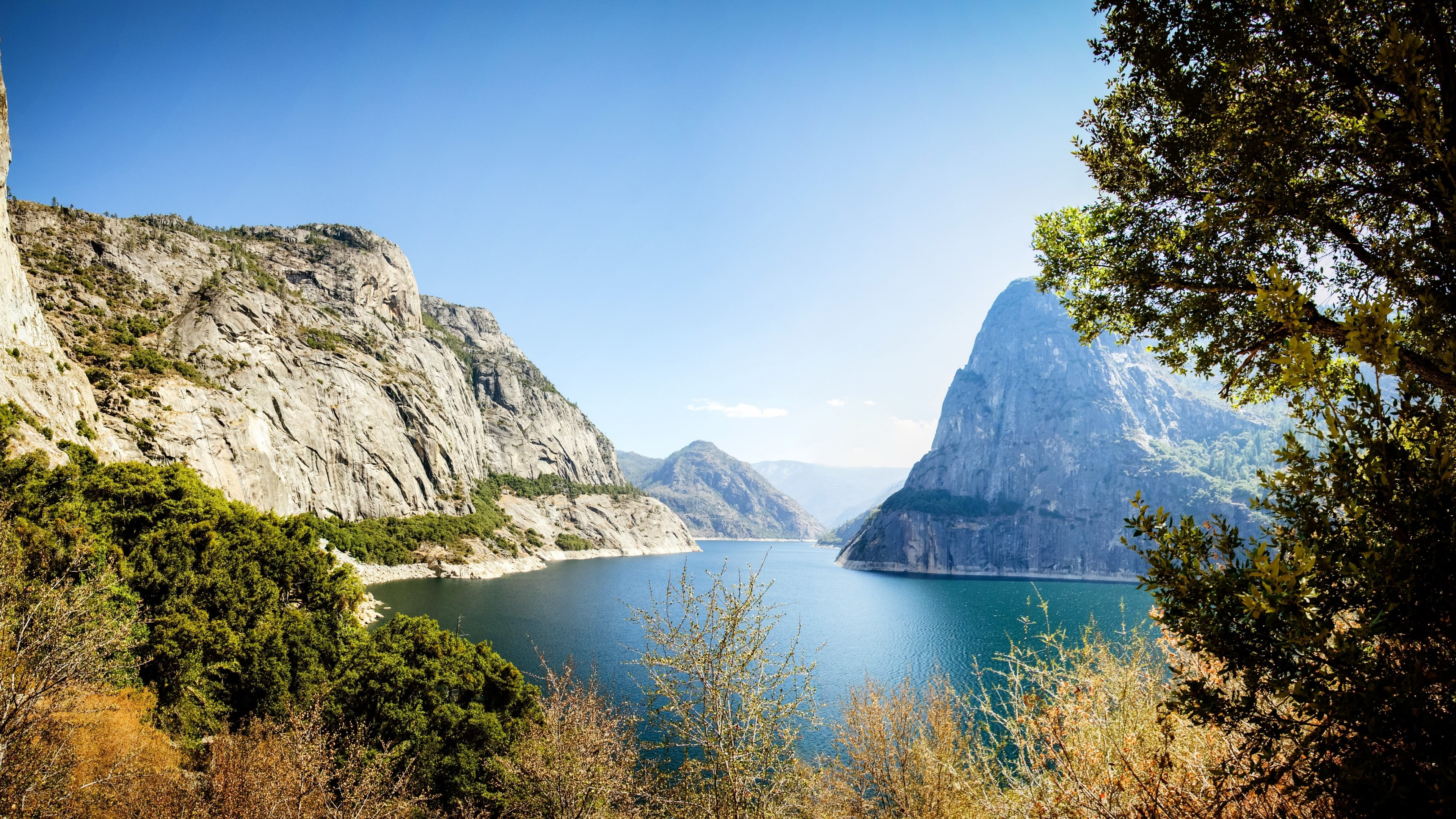 Lake in the mountains HD Wallpaper